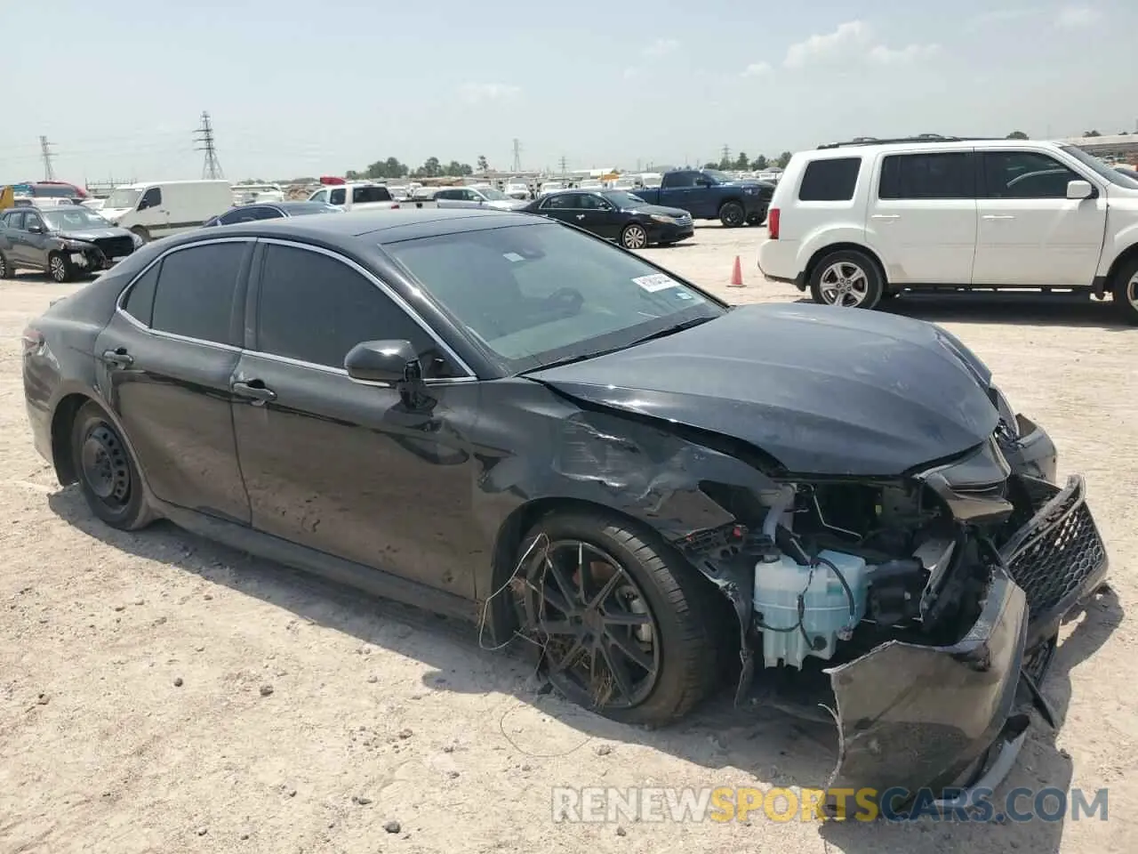 4 Photograph of a damaged car 4T1K61AK5NU014002 TOYOTA CAMRY 2022