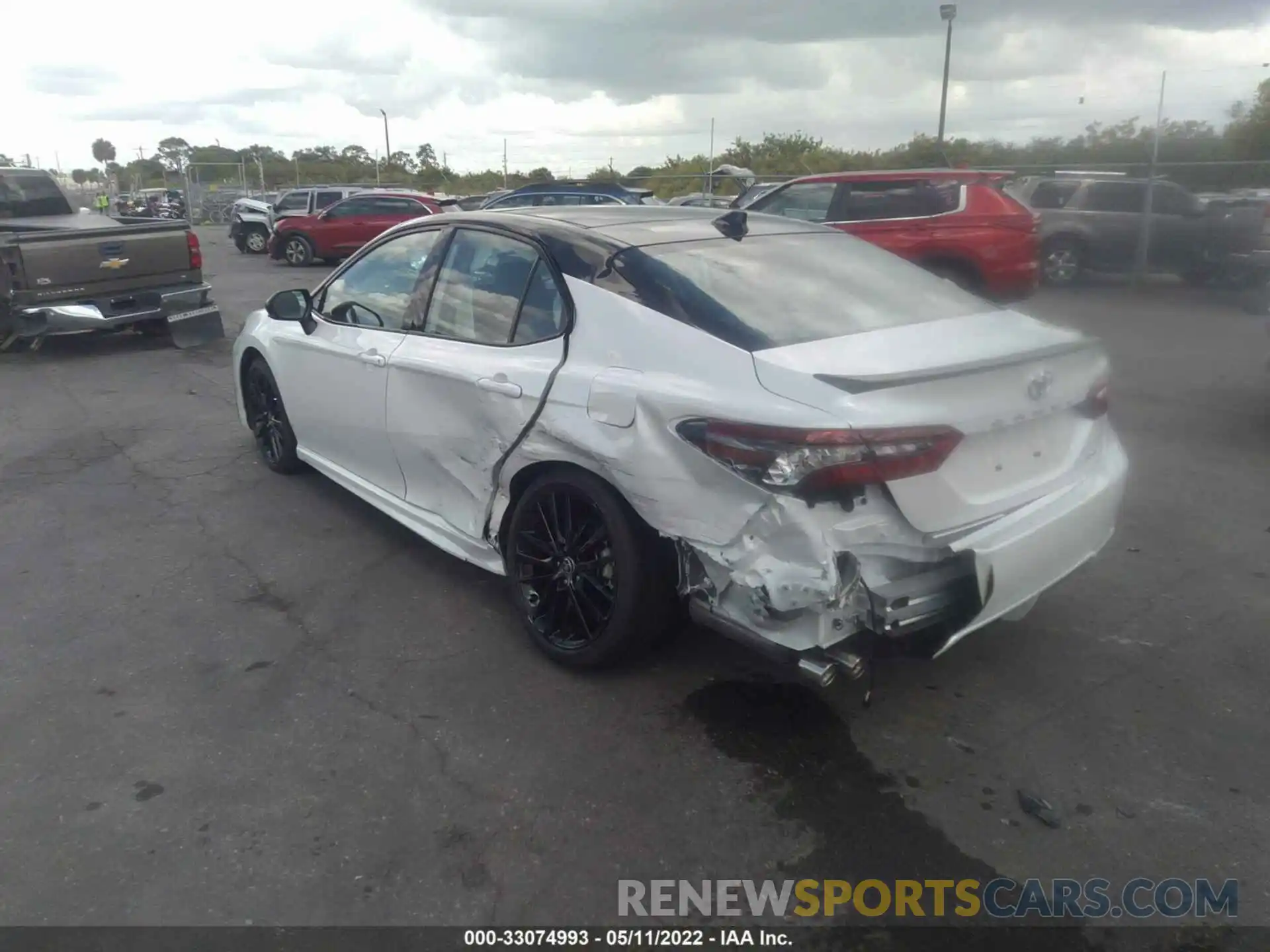 3 Photograph of a damaged car 4T1K61AK5NU041703 TOYOTA CAMRY 2022