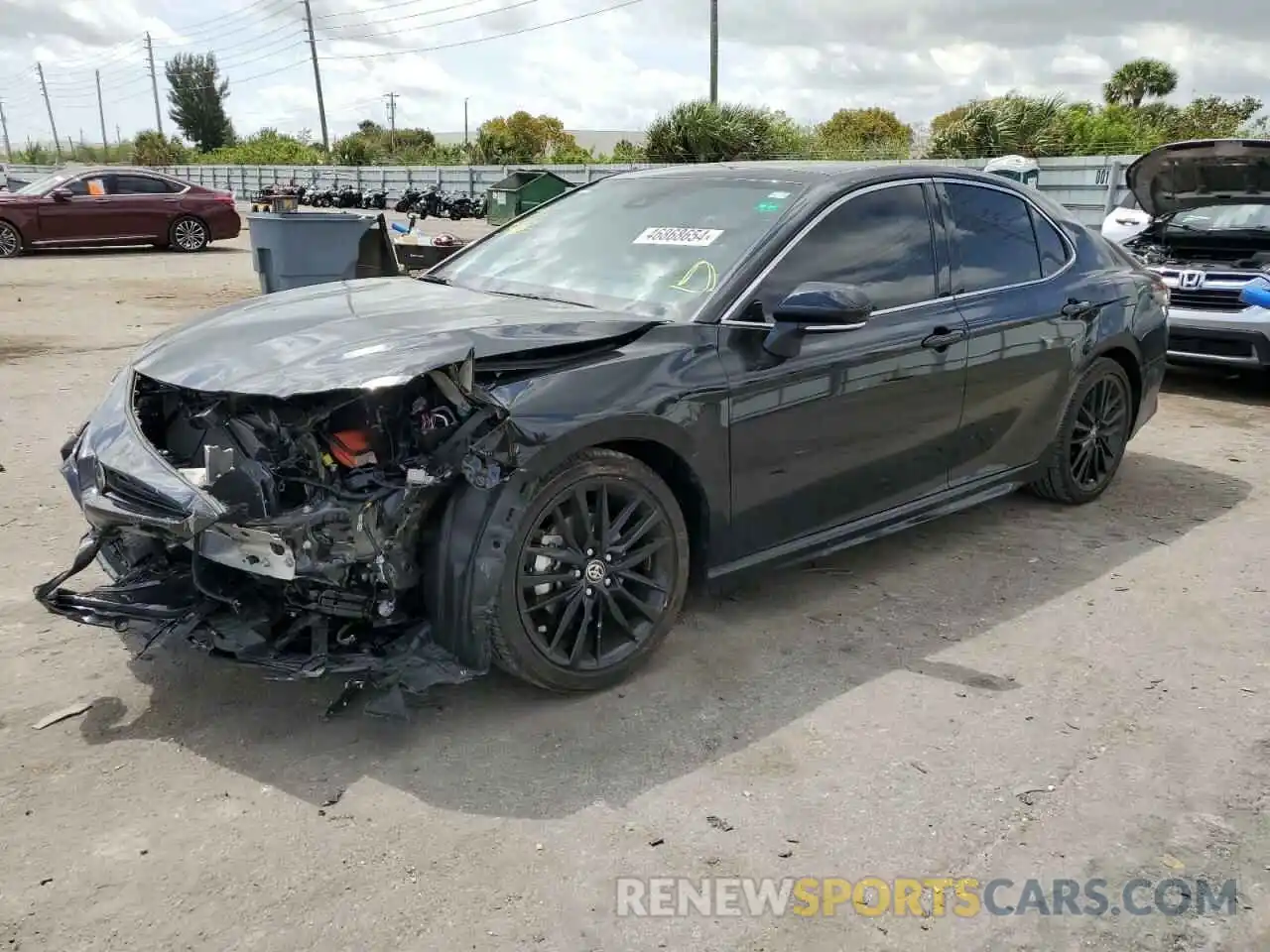 1 Photograph of a damaged car 4T1K61AK5NU075205 TOYOTA CAMRY 2022