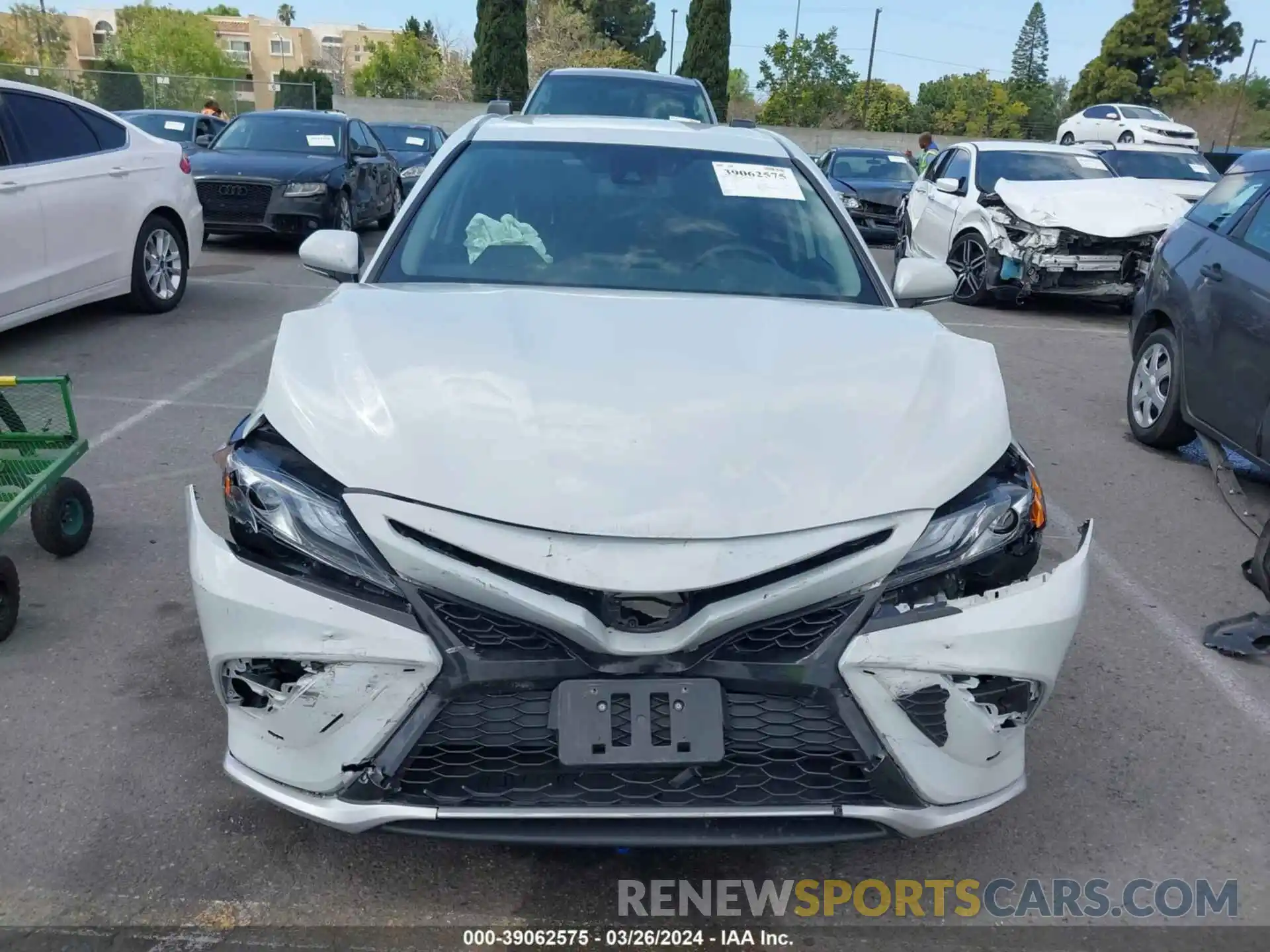 12 Photograph of a damaged car 4T1K61AK6NU002411 TOYOTA CAMRY 2022