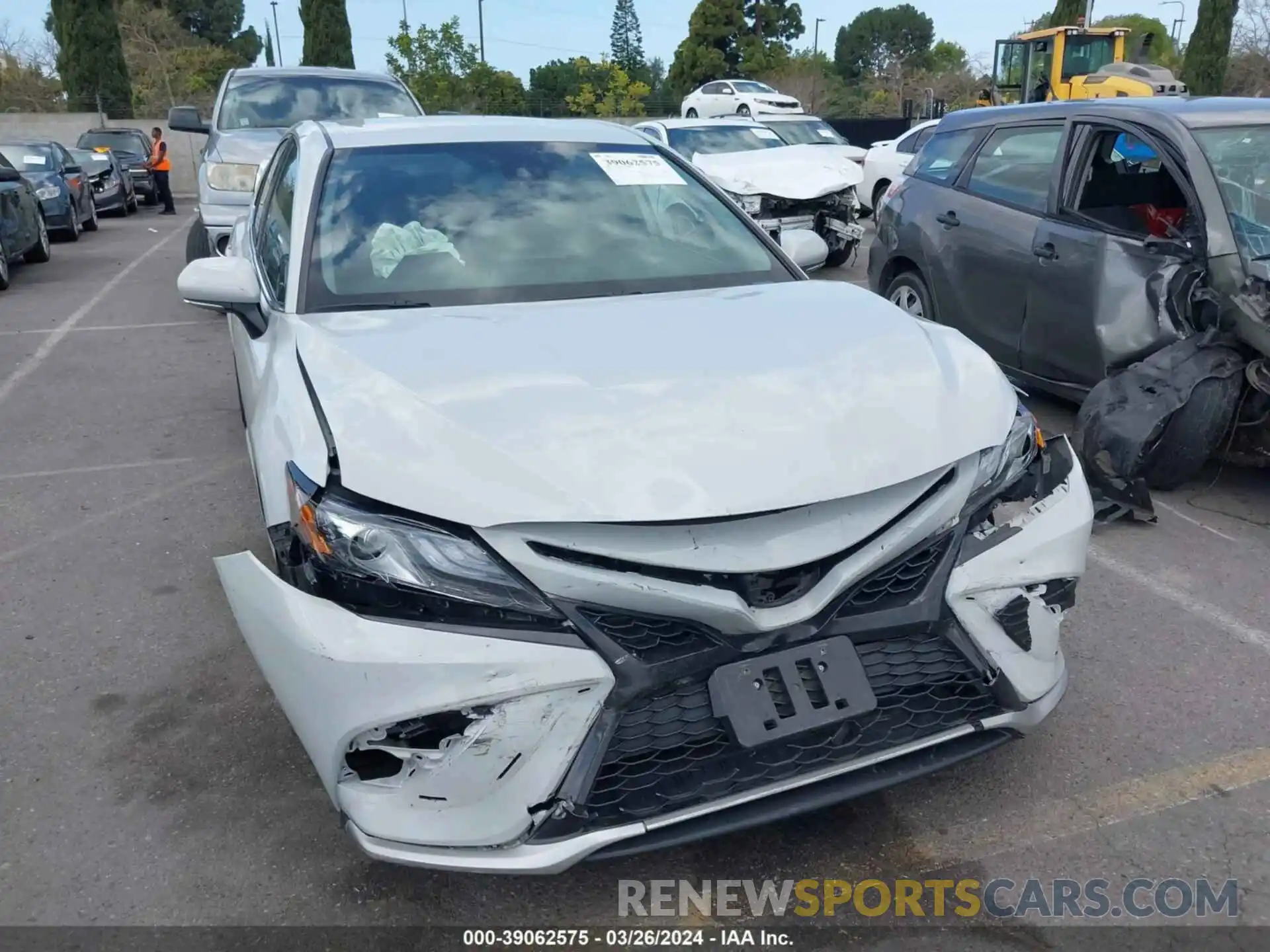 6 Photograph of a damaged car 4T1K61AK6NU002411 TOYOTA CAMRY 2022