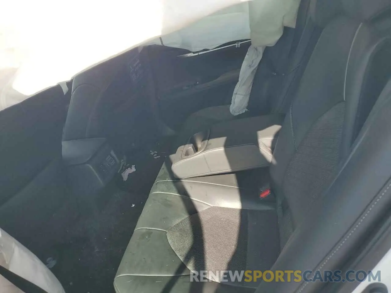 10 Photograph of a damaged car 4T1K61AK6NU028930 TOYOTA CAMRY 2022