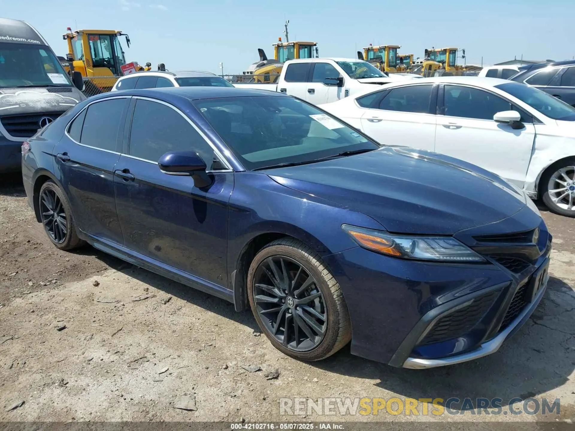 1 Photograph of a damaged car 4T1K61AK6NU033304 TOYOTA CAMRY 2022