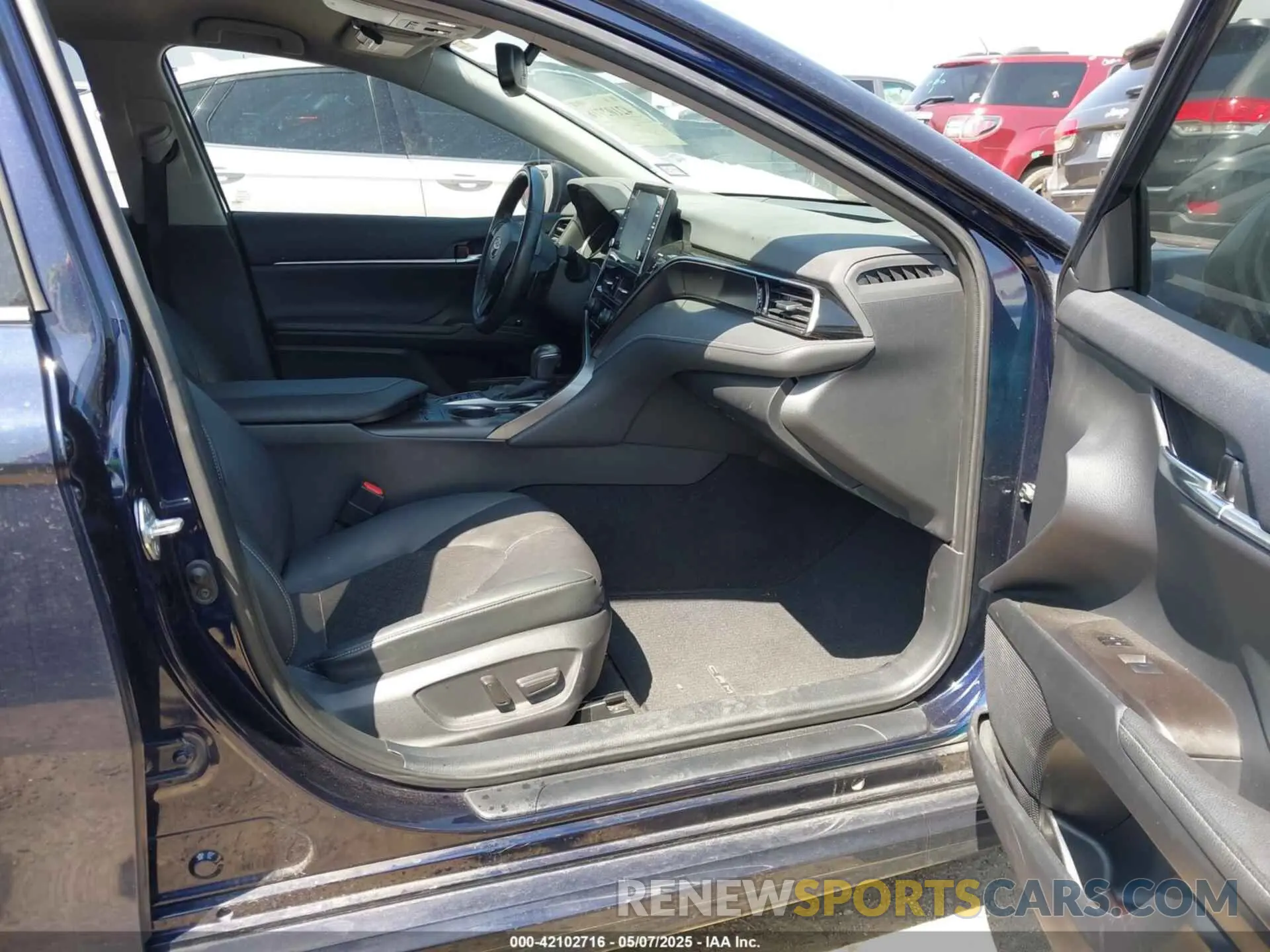 5 Photograph of a damaged car 4T1K61AK6NU033304 TOYOTA CAMRY 2022