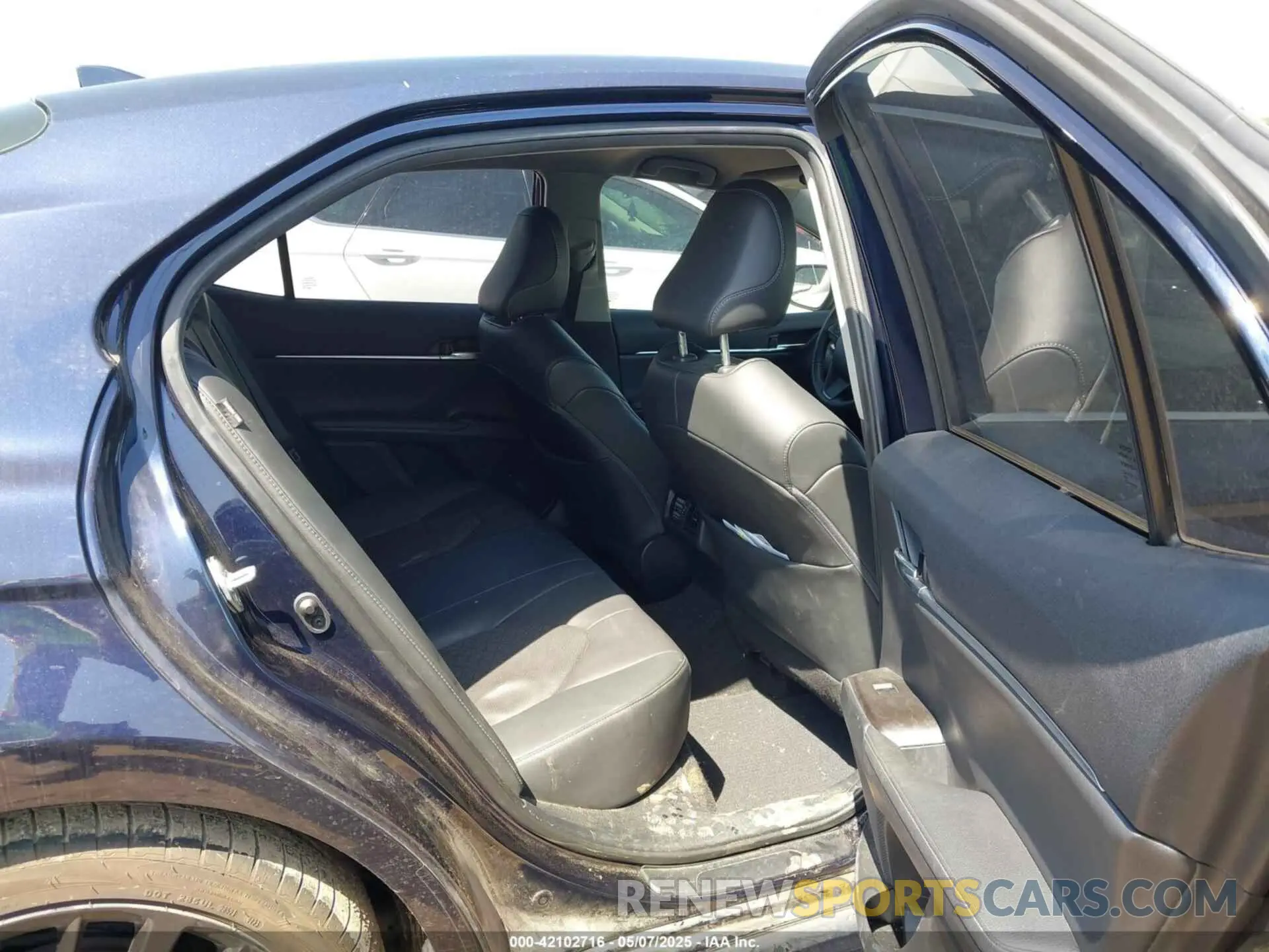 8 Photograph of a damaged car 4T1K61AK6NU033304 TOYOTA CAMRY 2022