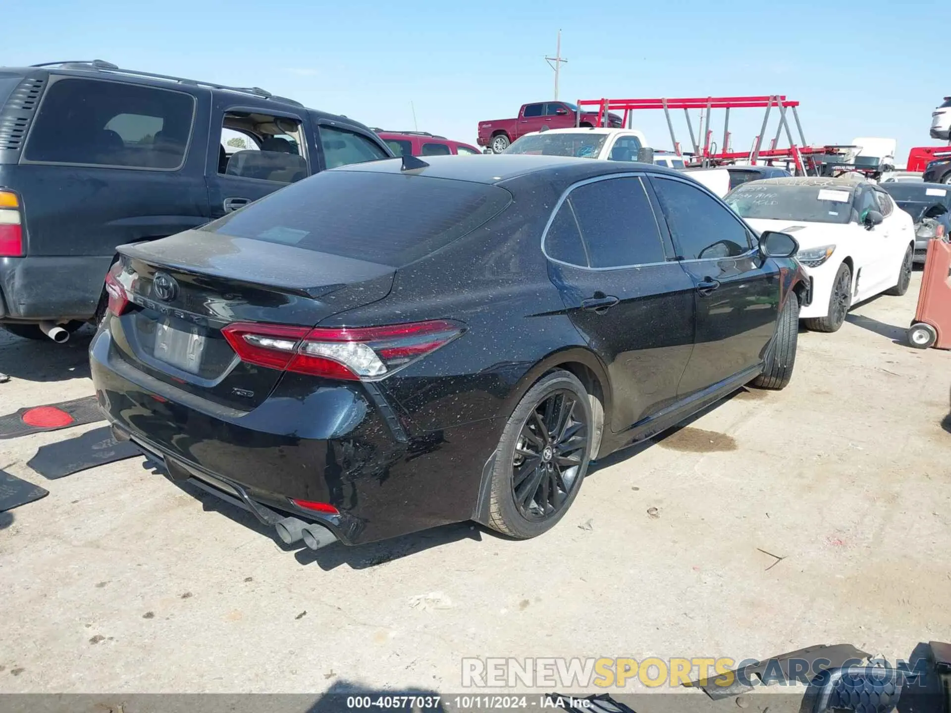 4 Photograph of a damaged car 4T1K61AK6NU076055 TOYOTA CAMRY 2022