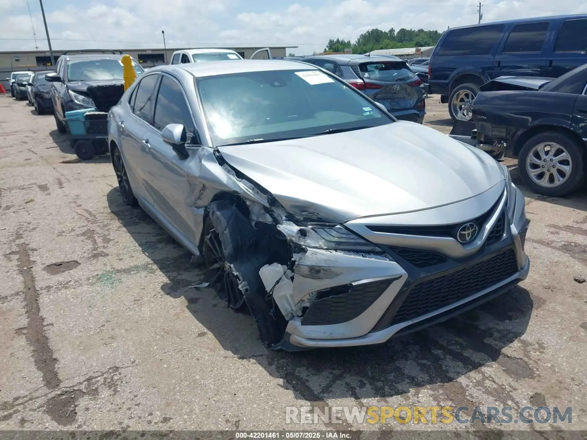 1 Photograph of a damaged car 4T1K61AK7NU004149 TOYOTA CAMRY 2022