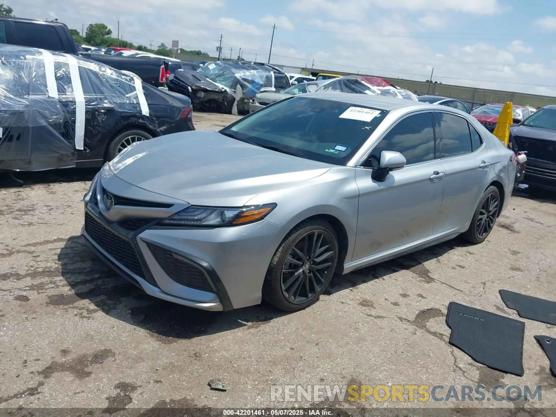 2 Photograph of a damaged car 4T1K61AK7NU004149 TOYOTA CAMRY 2022