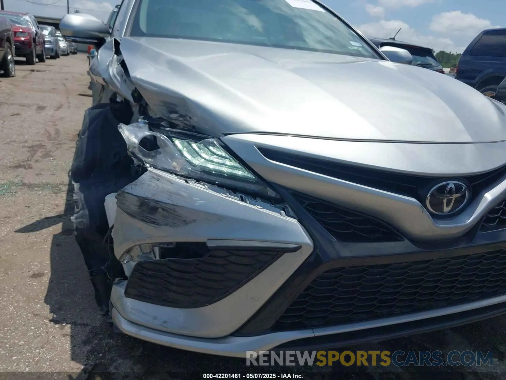 6 Photograph of a damaged car 4T1K61AK7NU004149 TOYOTA CAMRY 2022
