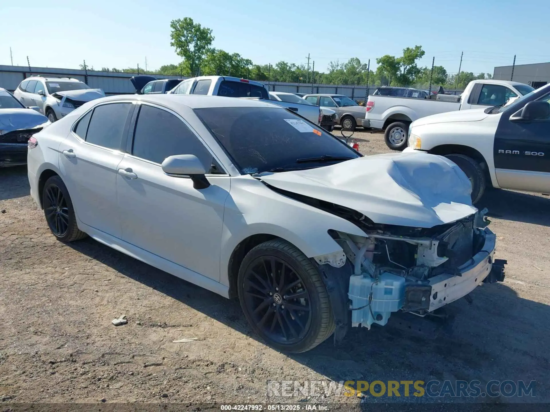 1 Photograph of a damaged car 4T1K61AK7NU005351 TOYOTA CAMRY 2022