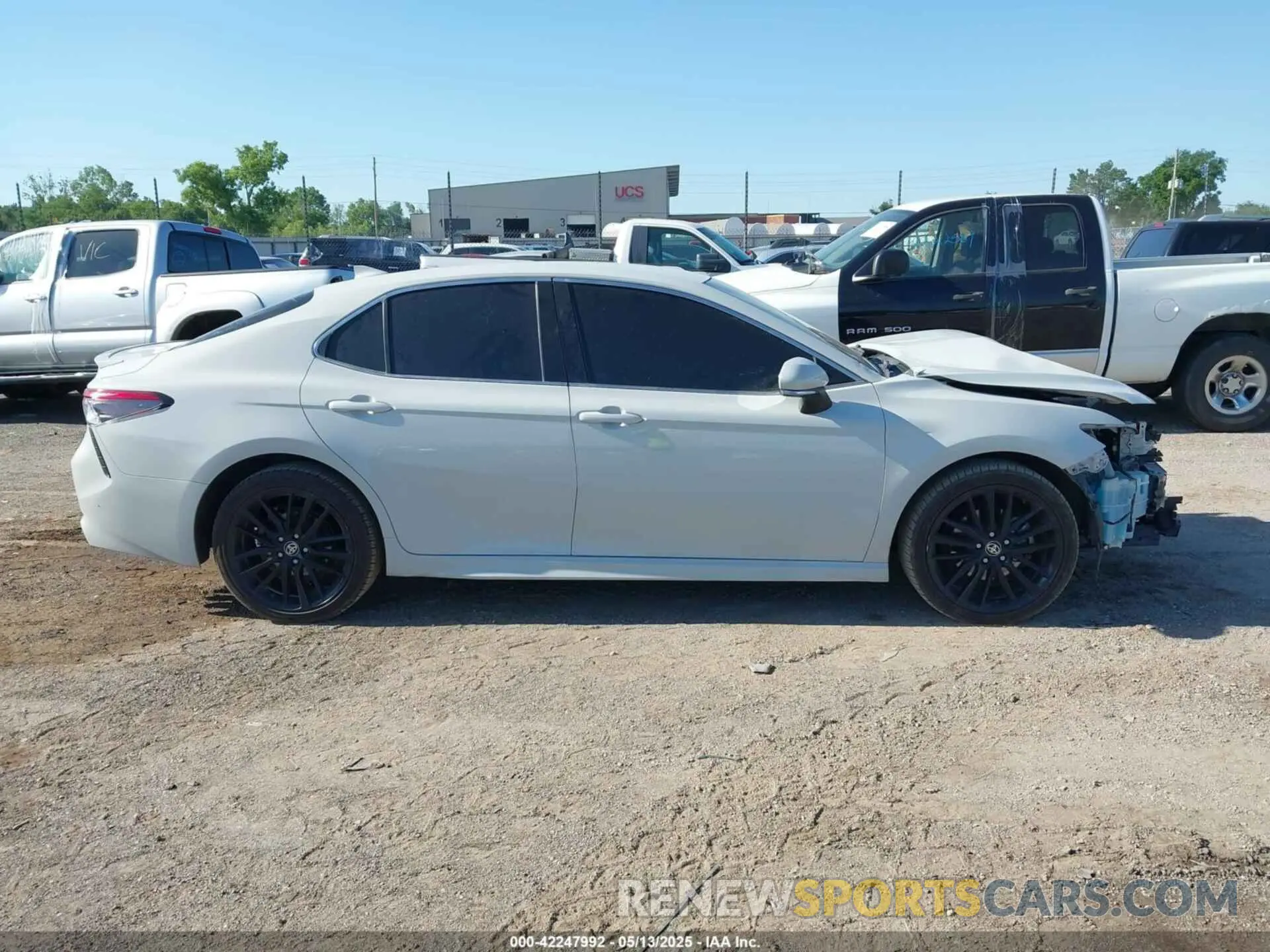 13 Photograph of a damaged car 4T1K61AK7NU005351 TOYOTA CAMRY 2022
