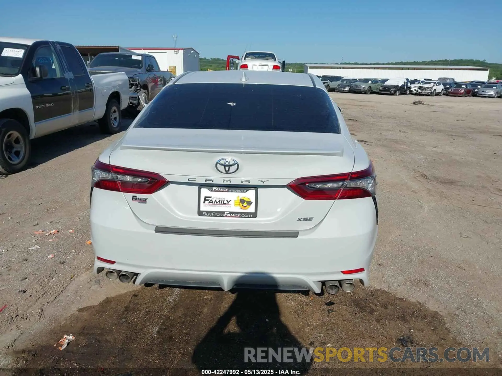 16 Photograph of a damaged car 4T1K61AK7NU005351 TOYOTA CAMRY 2022