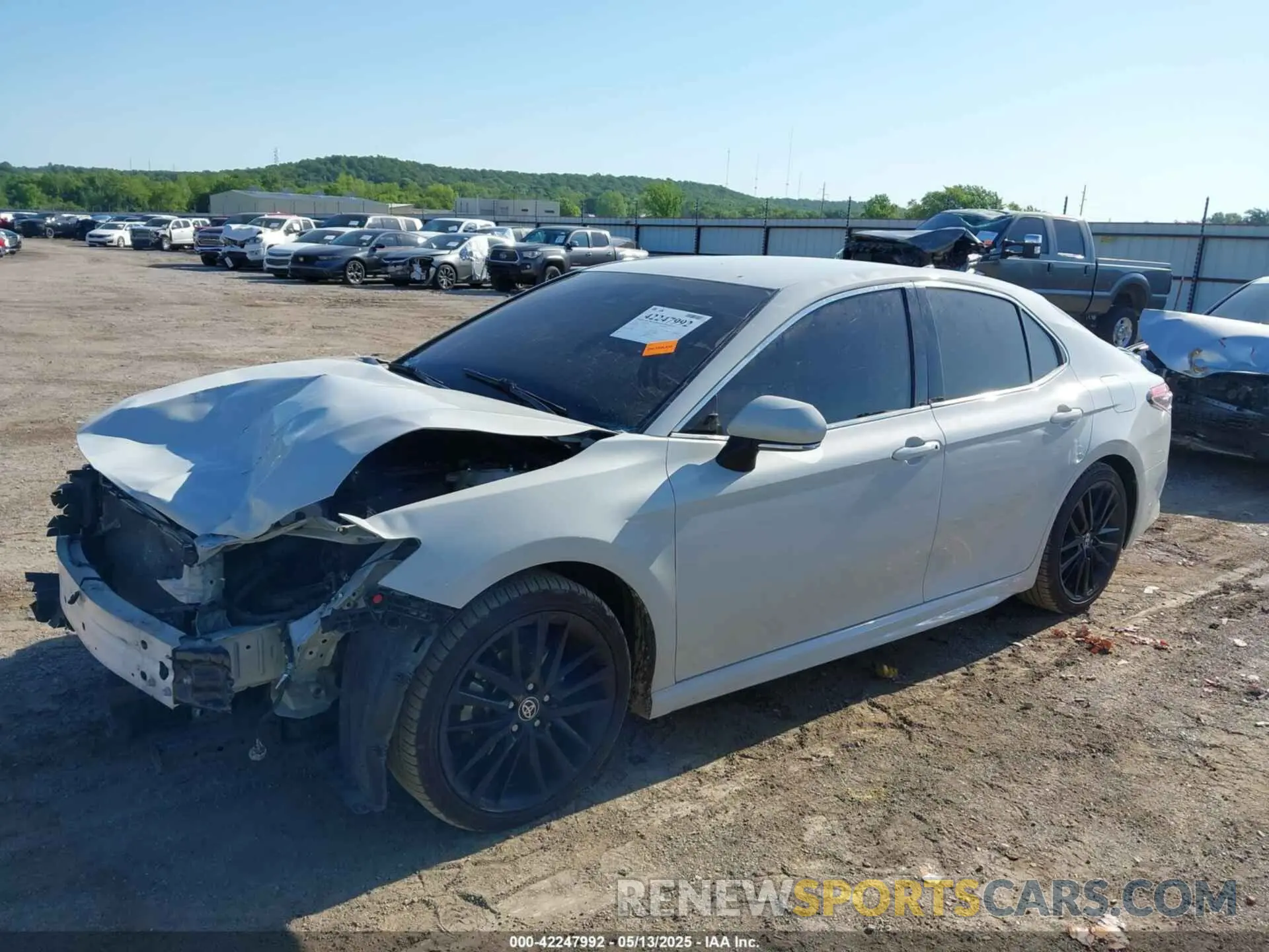2 Photograph of a damaged car 4T1K61AK7NU005351 TOYOTA CAMRY 2022
