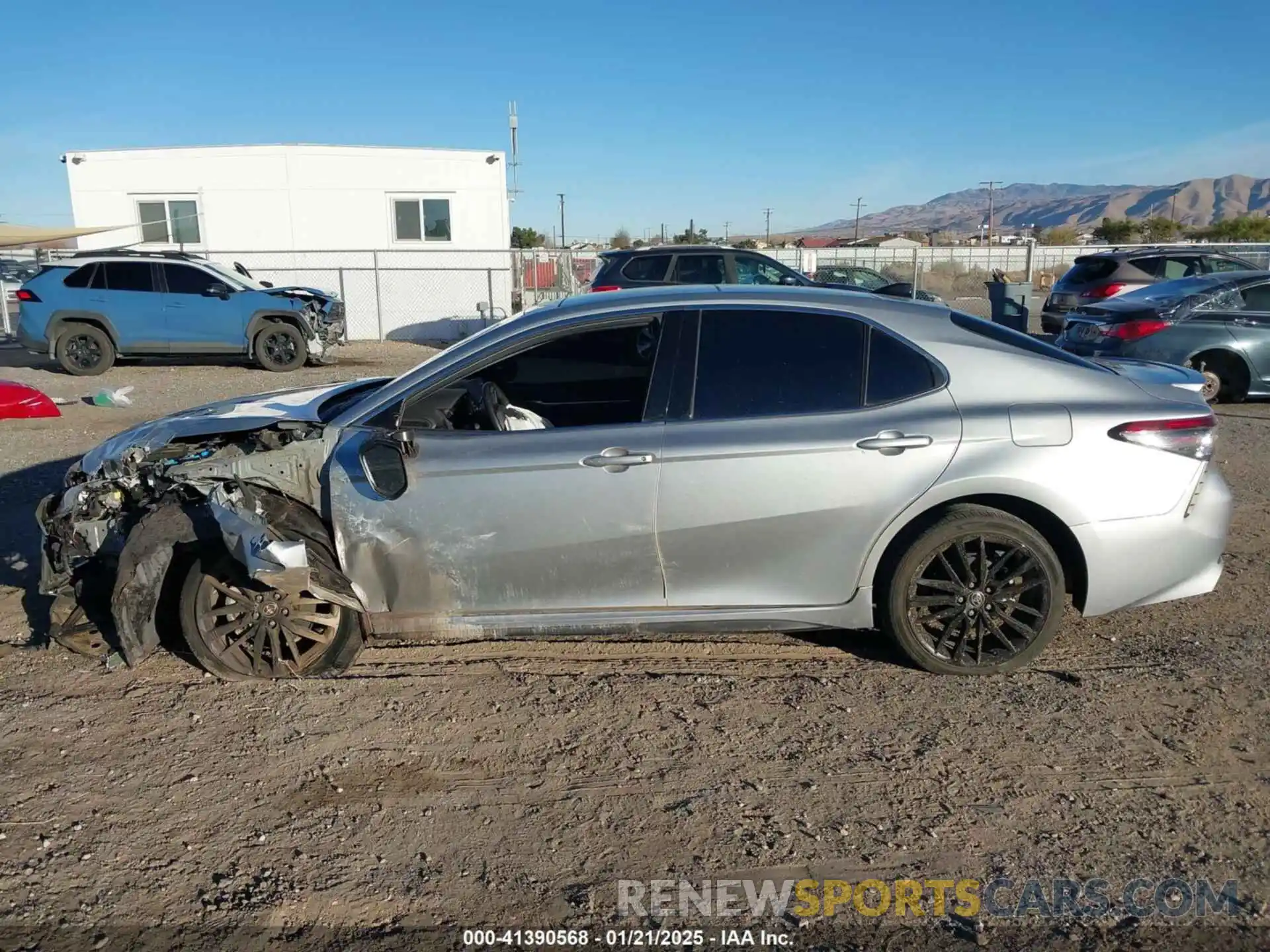 11 Photograph of a damaged car 4T1K61AK7NU013045 TOYOTA CAMRY 2022