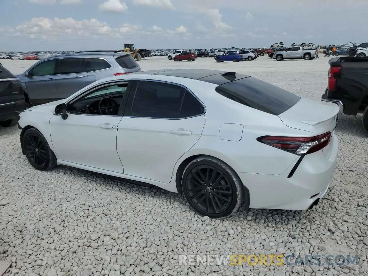 2 Photograph of a damaged car 4T1K61AK7NU019119 TOYOTA CAMRY 2022