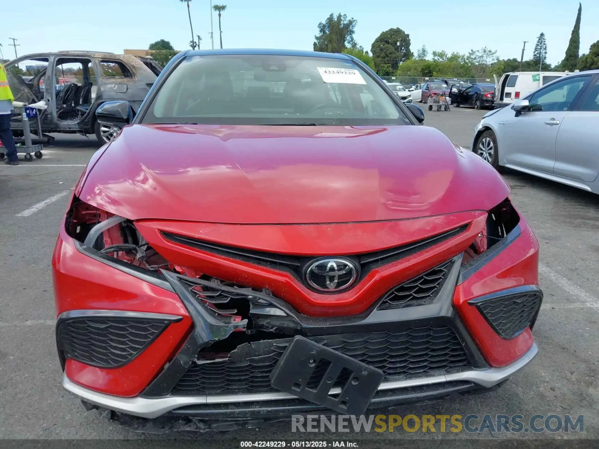 13 Photograph of a damaged car 4T1K61AK7NU035255 TOYOTA CAMRY 2022
