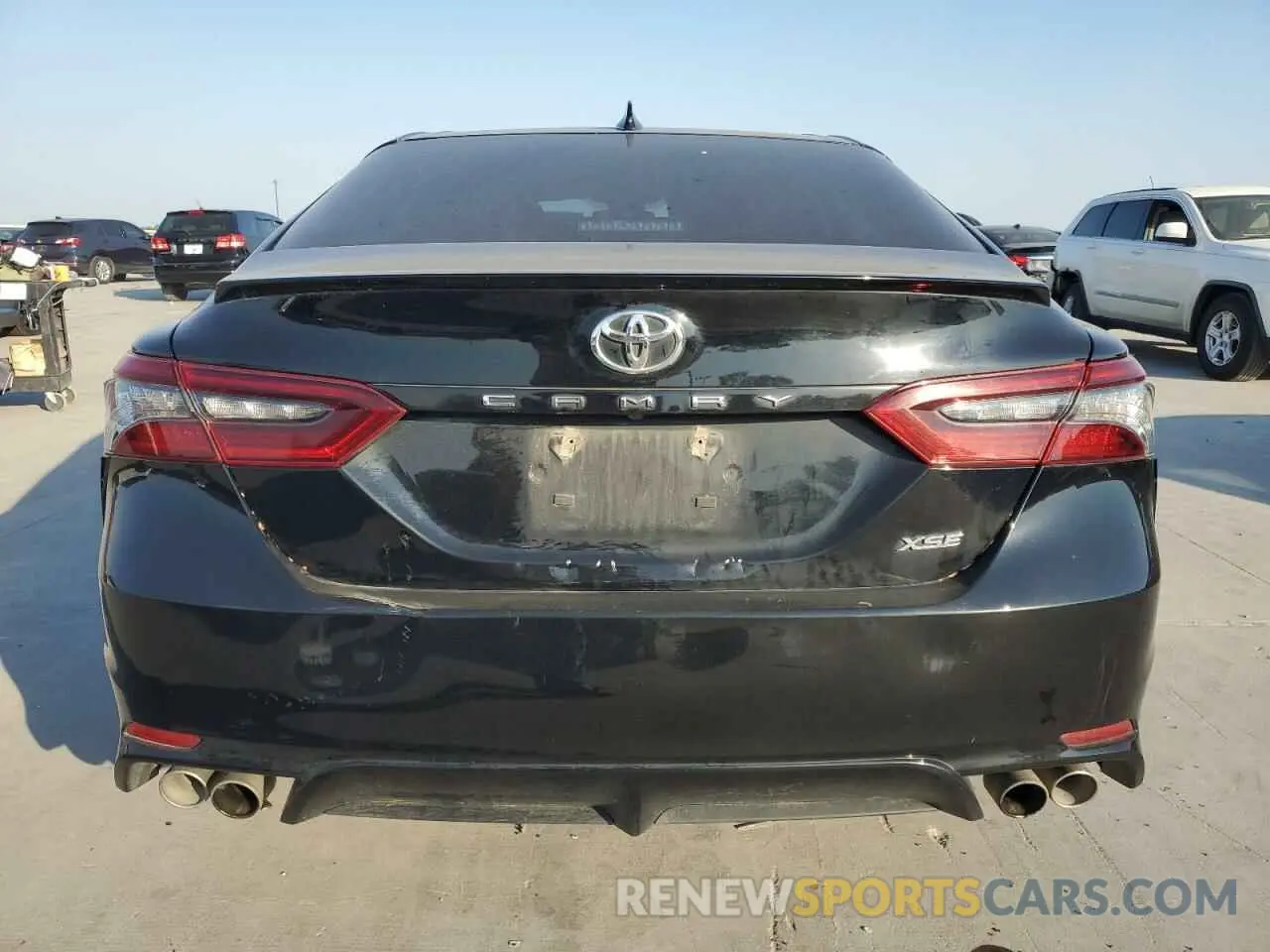 6 Photograph of a damaged car 4T1K61AK7NU043839 TOYOTA CAMRY 2022