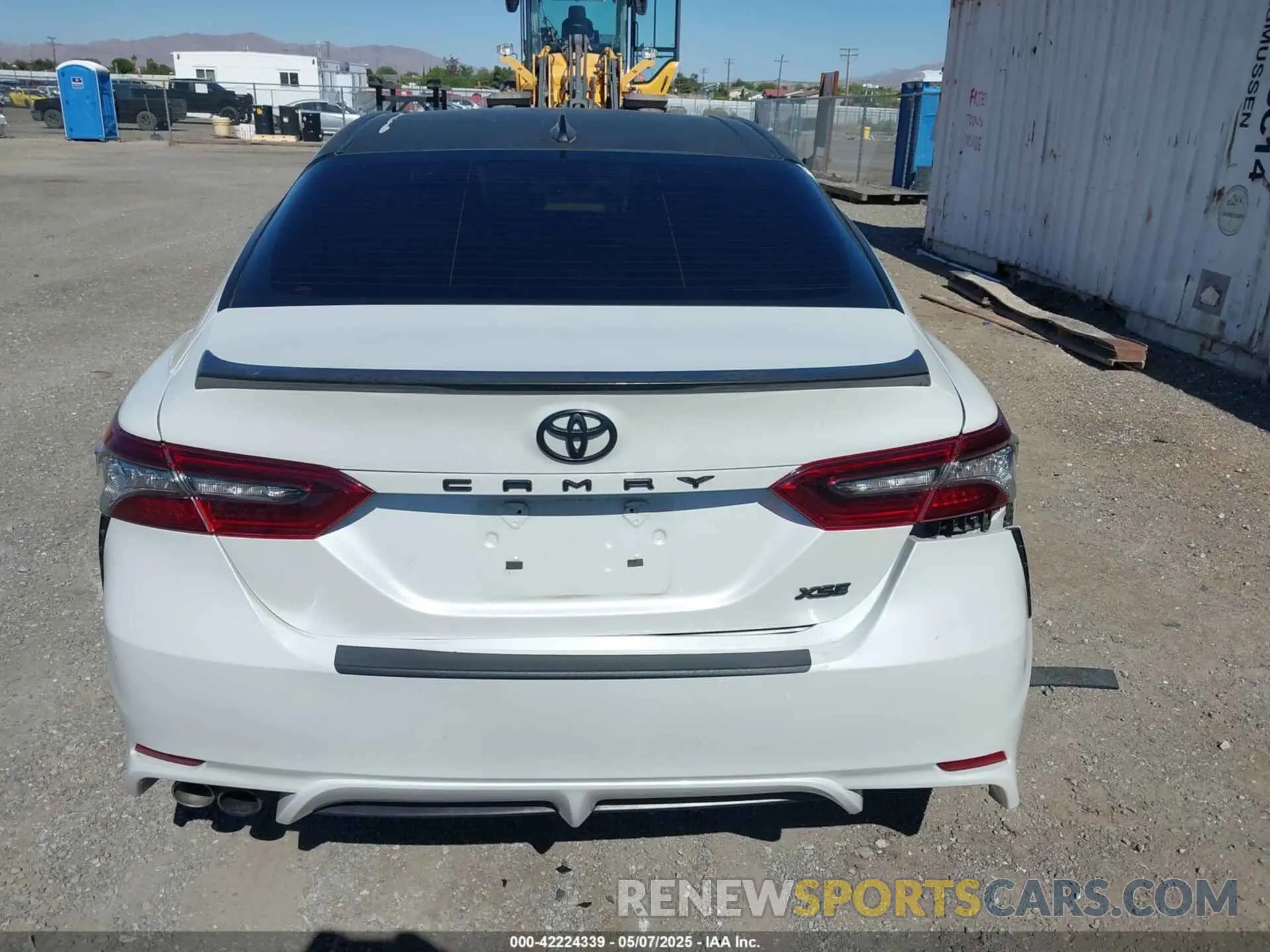 17 Photograph of a damaged car 4T1K61AK8NU005679 TOYOTA CAMRY 2022