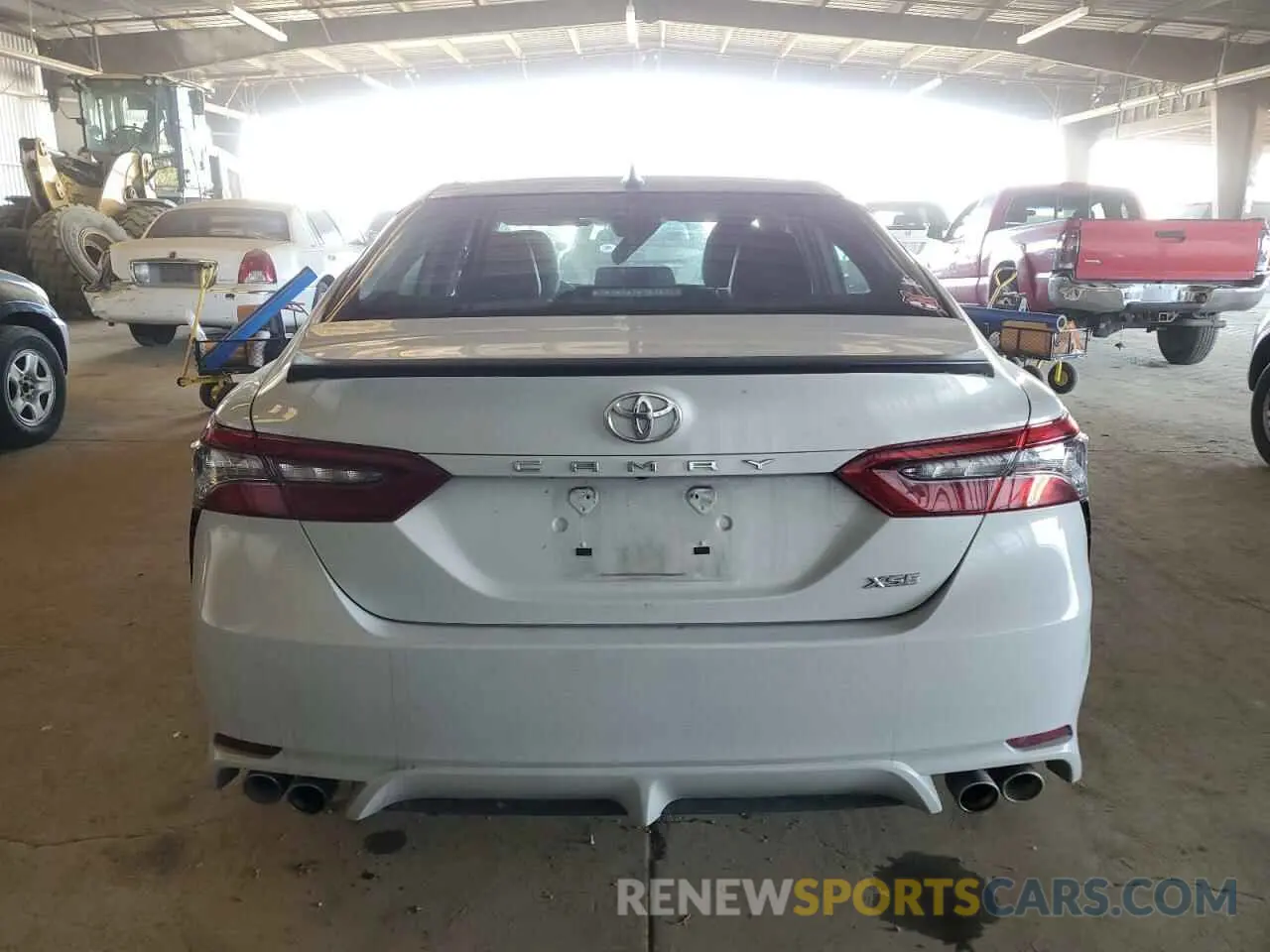 6 Photograph of a damaged car 4T1K61AK8NU009277 TOYOTA CAMRY 2022