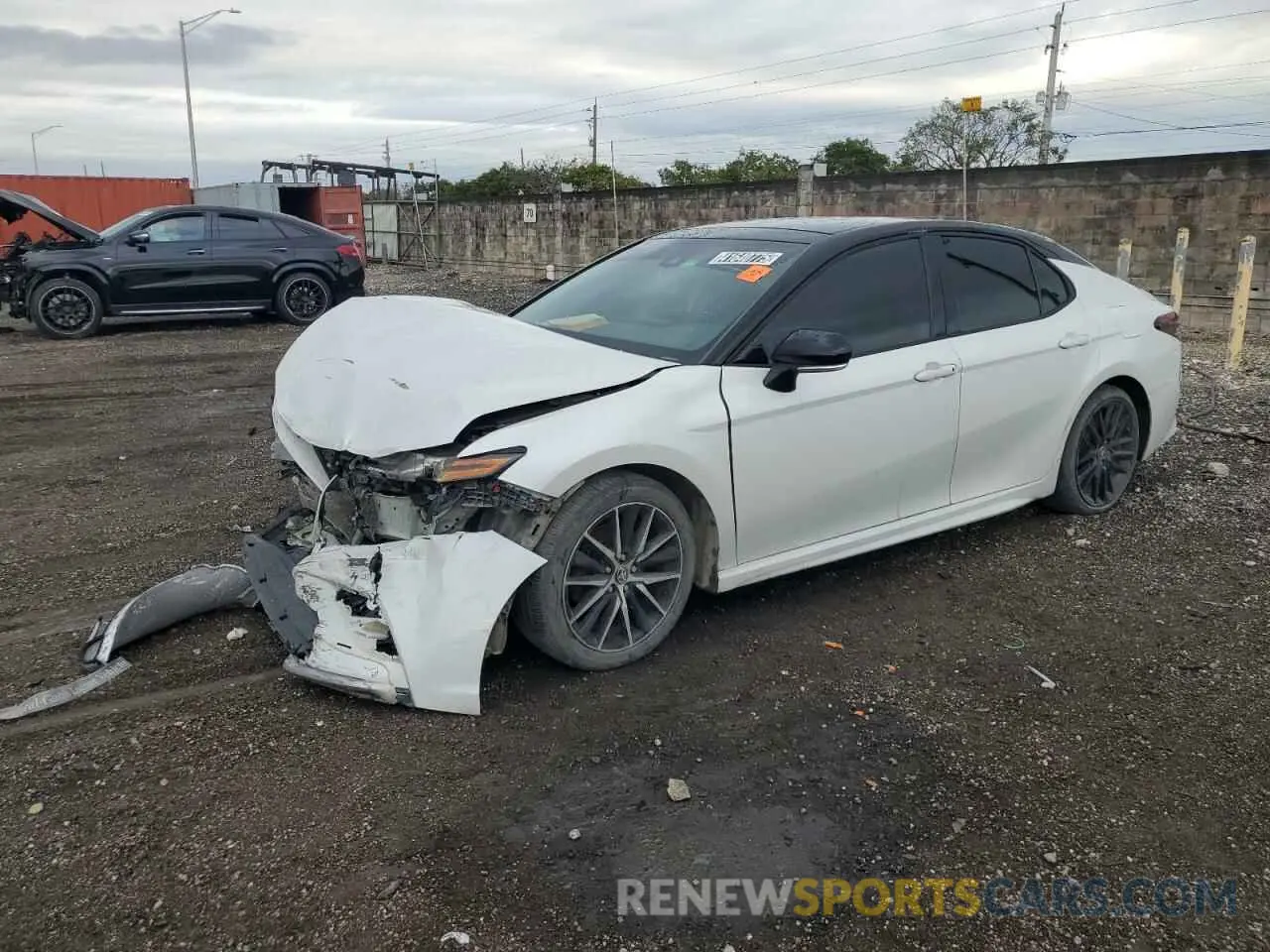 1 Photograph of a damaged car 4T1K61AK8NU012227 TOYOTA CAMRY 2022