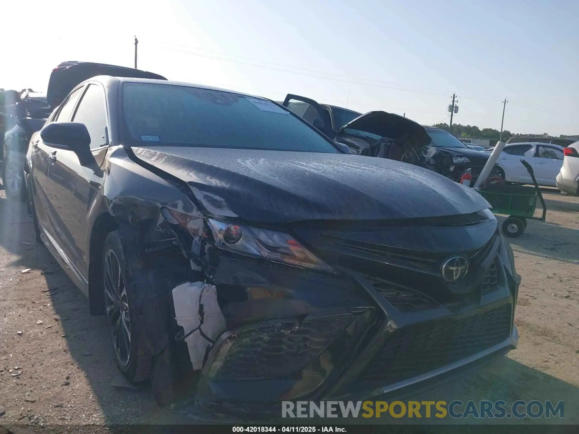 1 Photograph of a damaged car 4T1K61AK8NU719280 TOYOTA CAMRY 2022
