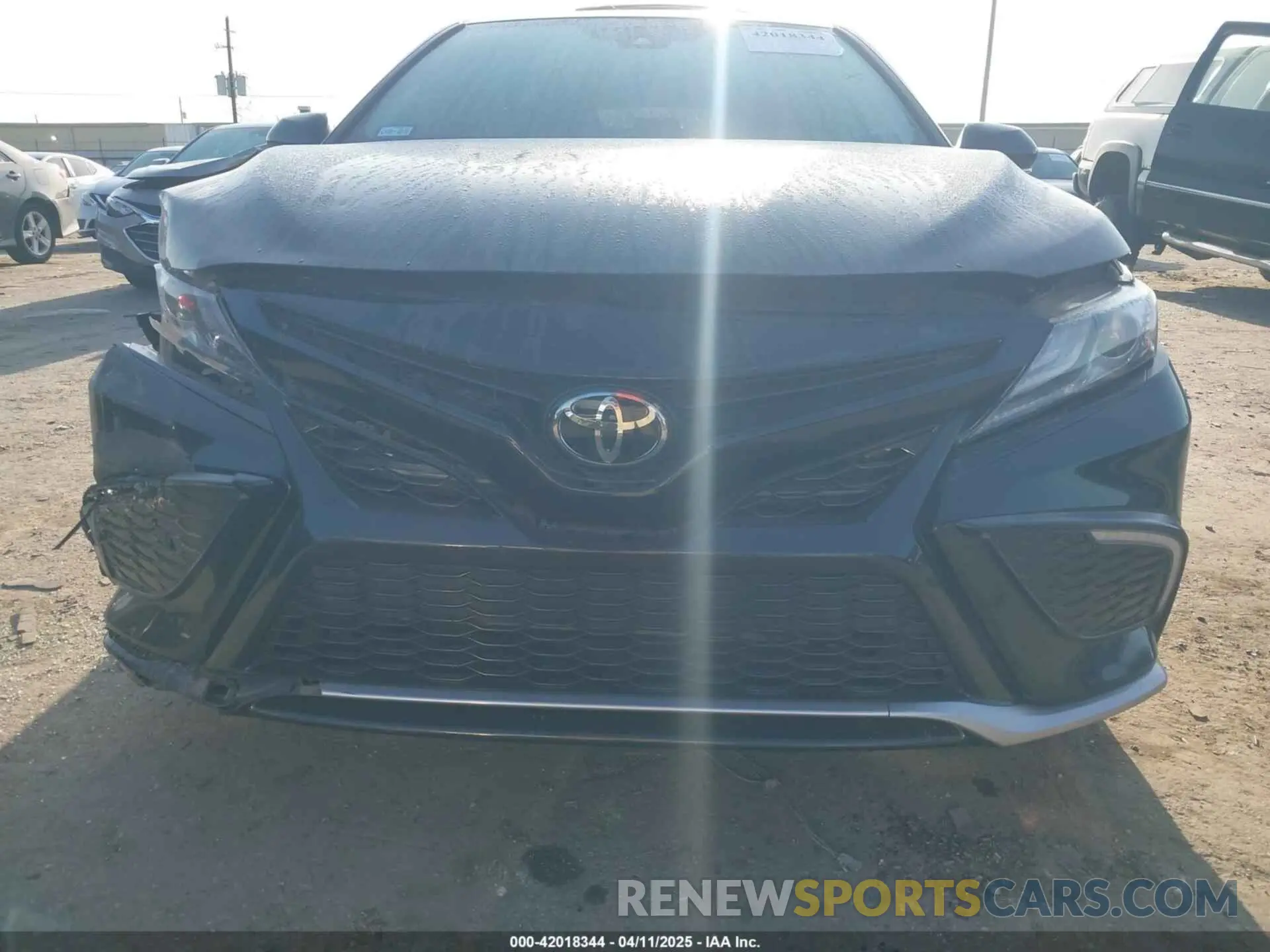 12 Photograph of a damaged car 4T1K61AK8NU719280 TOYOTA CAMRY 2022
