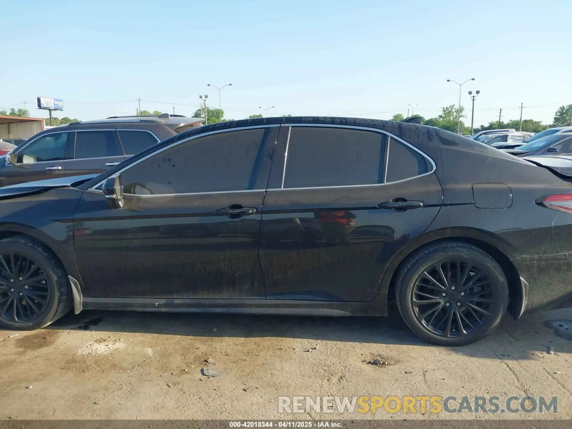 14 Photograph of a damaged car 4T1K61AK8NU719280 TOYOTA CAMRY 2022