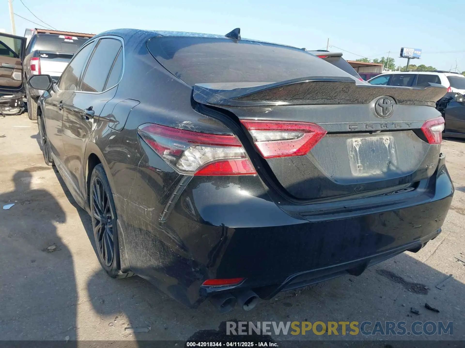 3 Photograph of a damaged car 4T1K61AK8NU719280 TOYOTA CAMRY 2022