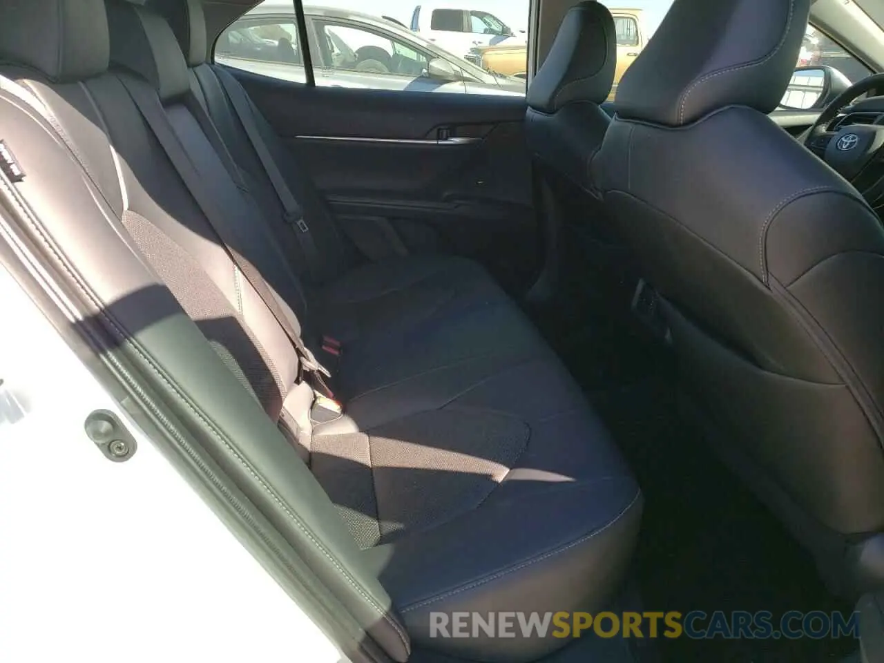 10 Photograph of a damaged car 4T1K61AK9NU016769 TOYOTA CAMRY 2022