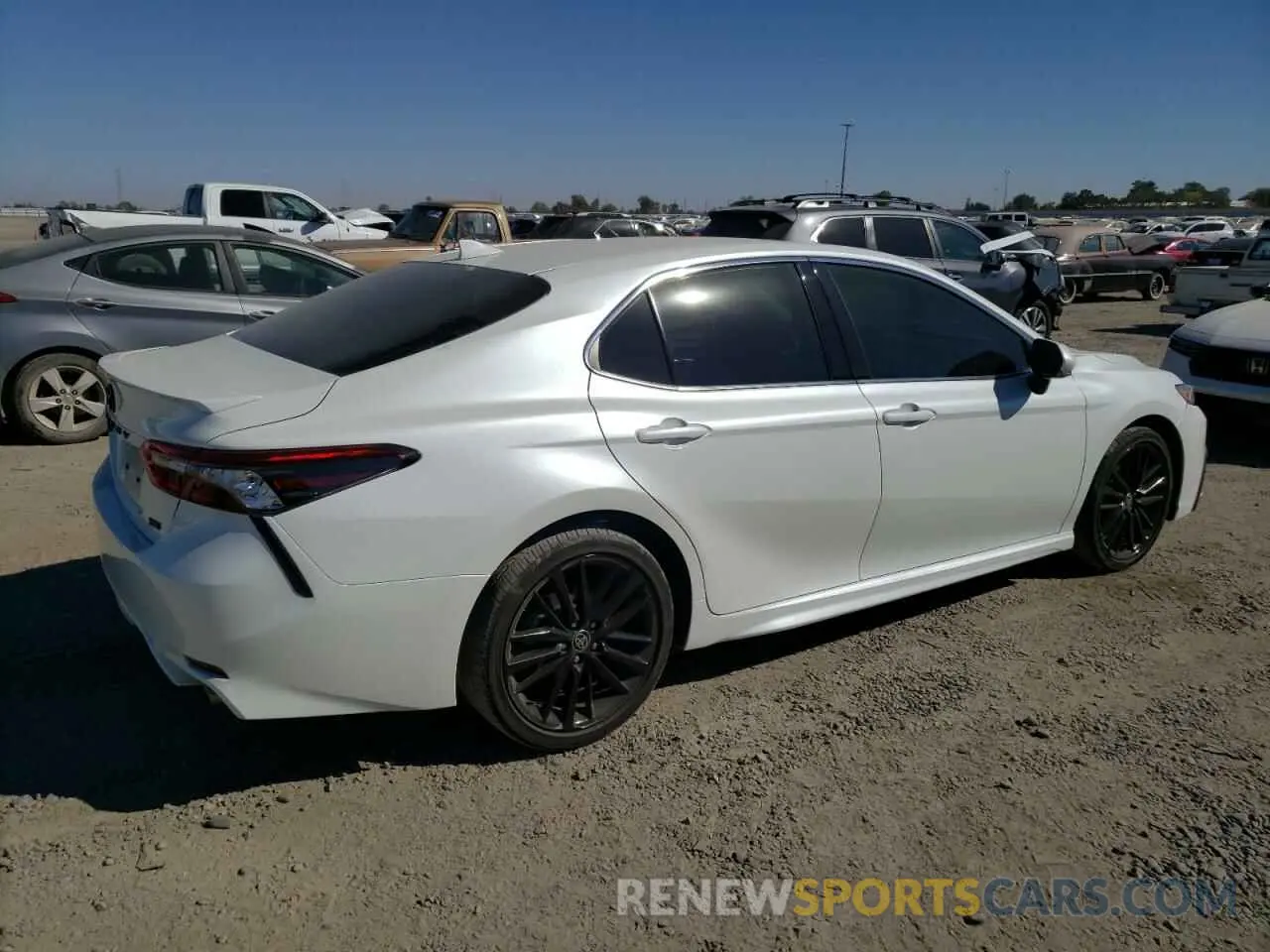 3 Photograph of a damaged car 4T1K61AK9NU016769 TOYOTA CAMRY 2022