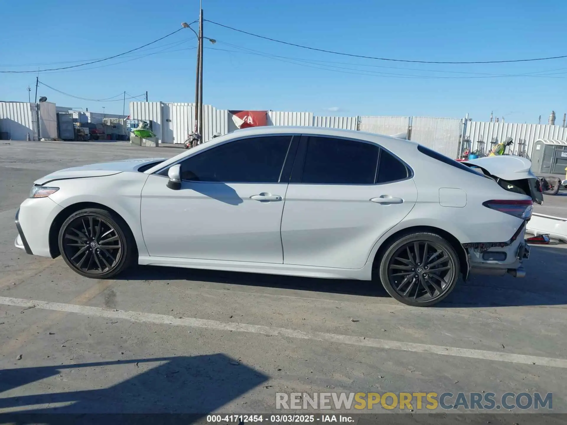 15 Photograph of a damaged car 4T1K61AKXNU003075 TOYOTA CAMRY 2022