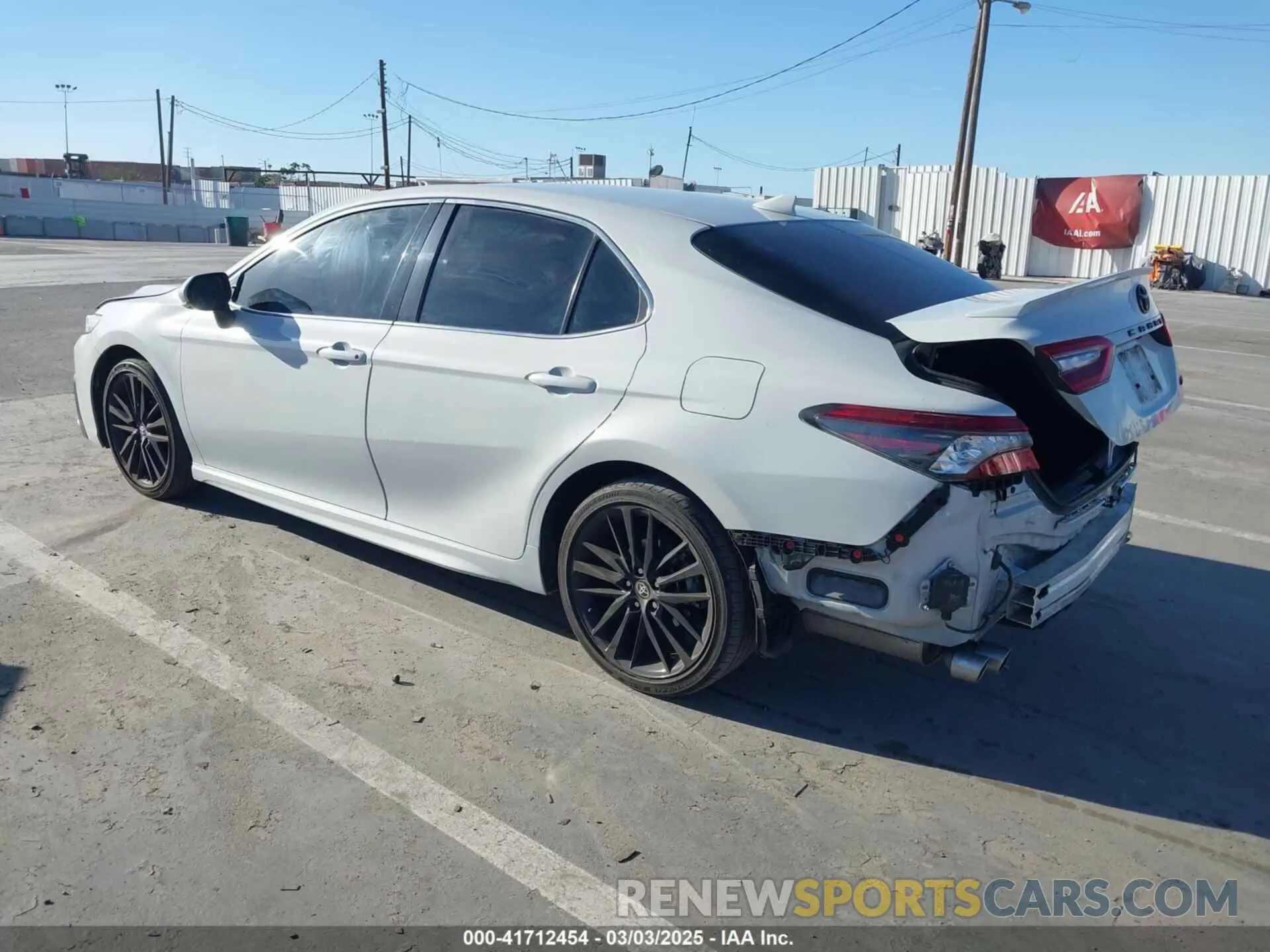 3 Photograph of a damaged car 4T1K61AKXNU003075 TOYOTA CAMRY 2022