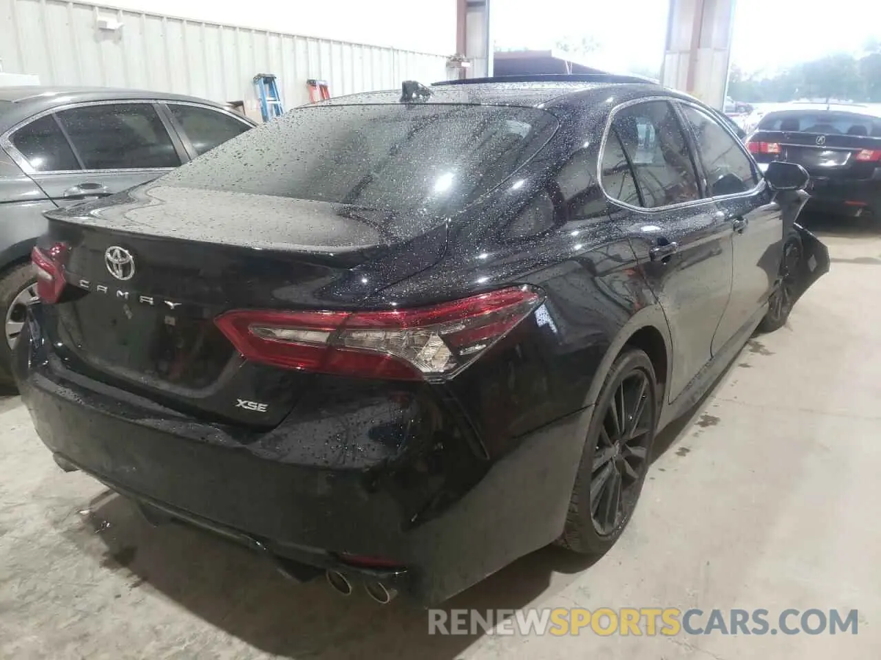 4 Photograph of a damaged car 4T1K61AKXNU007594 TOYOTA CAMRY 2022