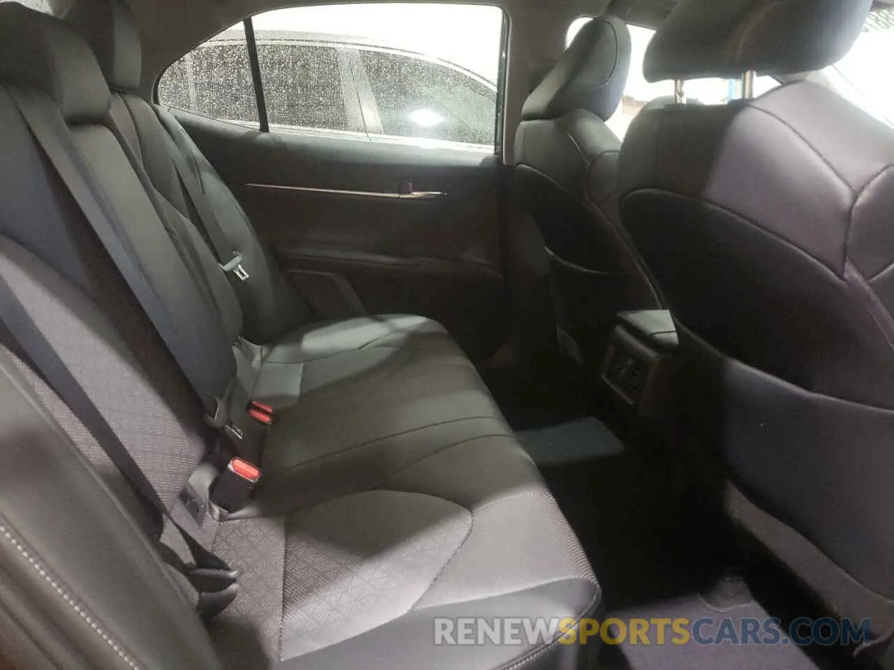 6 Photograph of a damaged car 4T1K61AKXNU007594 TOYOTA CAMRY 2022
