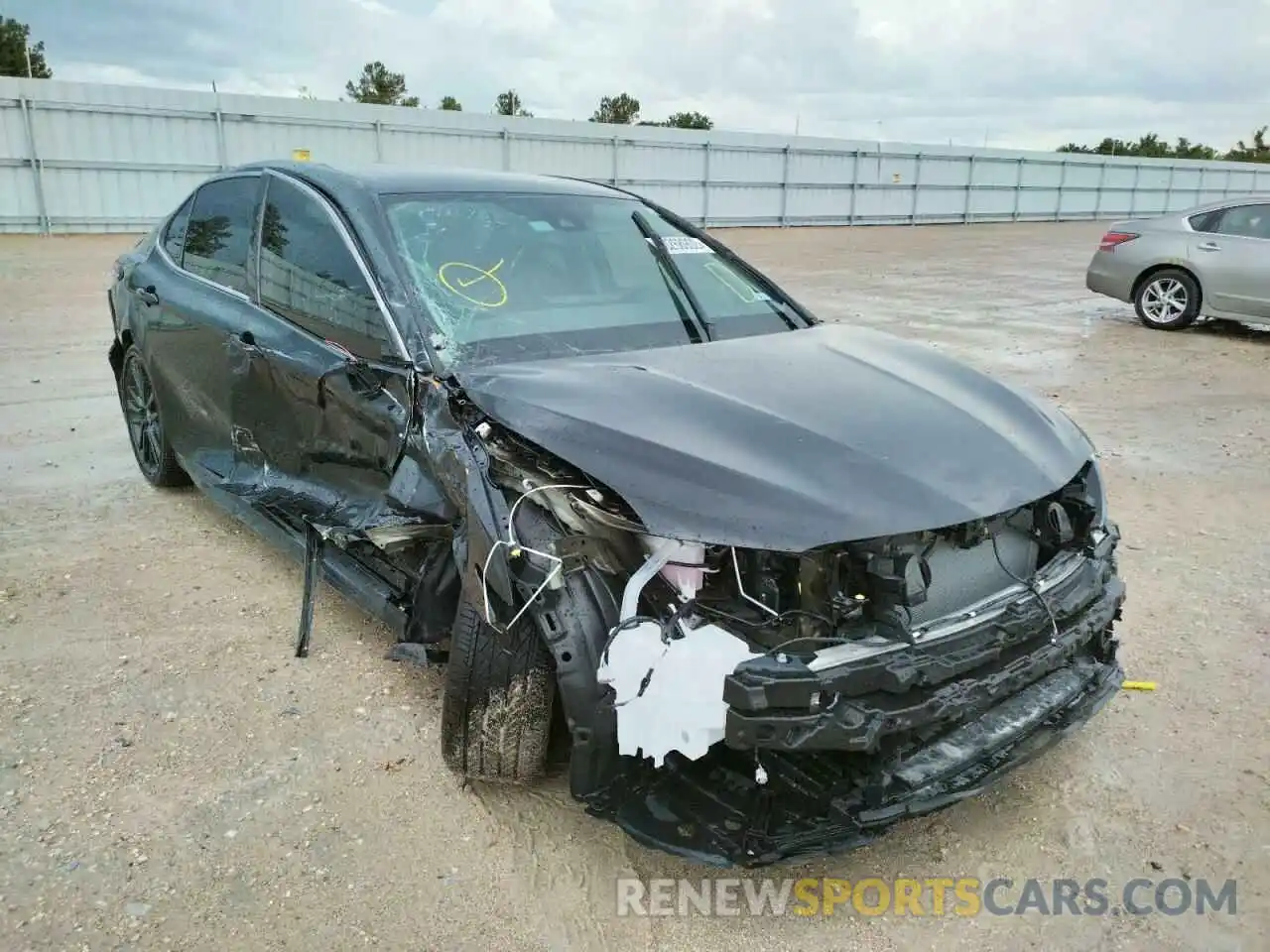 1 Photograph of a damaged car 4T1K61AKXNU009877 TOYOTA CAMRY 2022