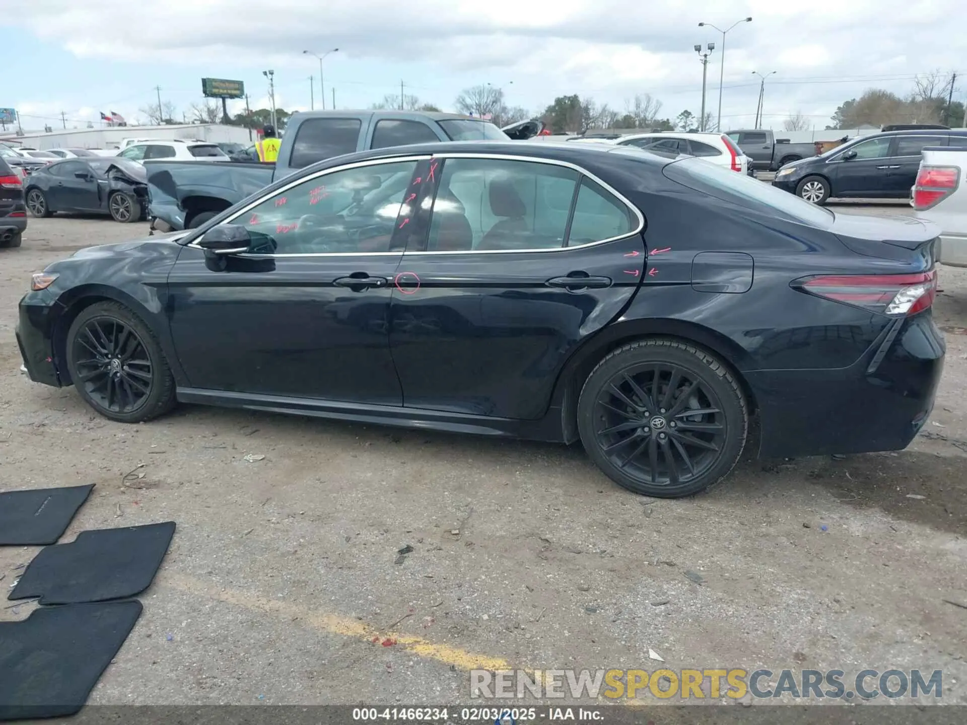 14 Photograph of a damaged car 4T1K61AKXNU018210 TOYOTA CAMRY 2022