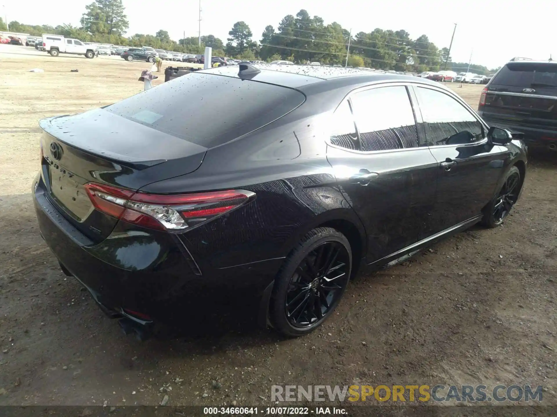 4 Photograph of a damaged car 4T1K61AKXNU020099 TOYOTA CAMRY 2022