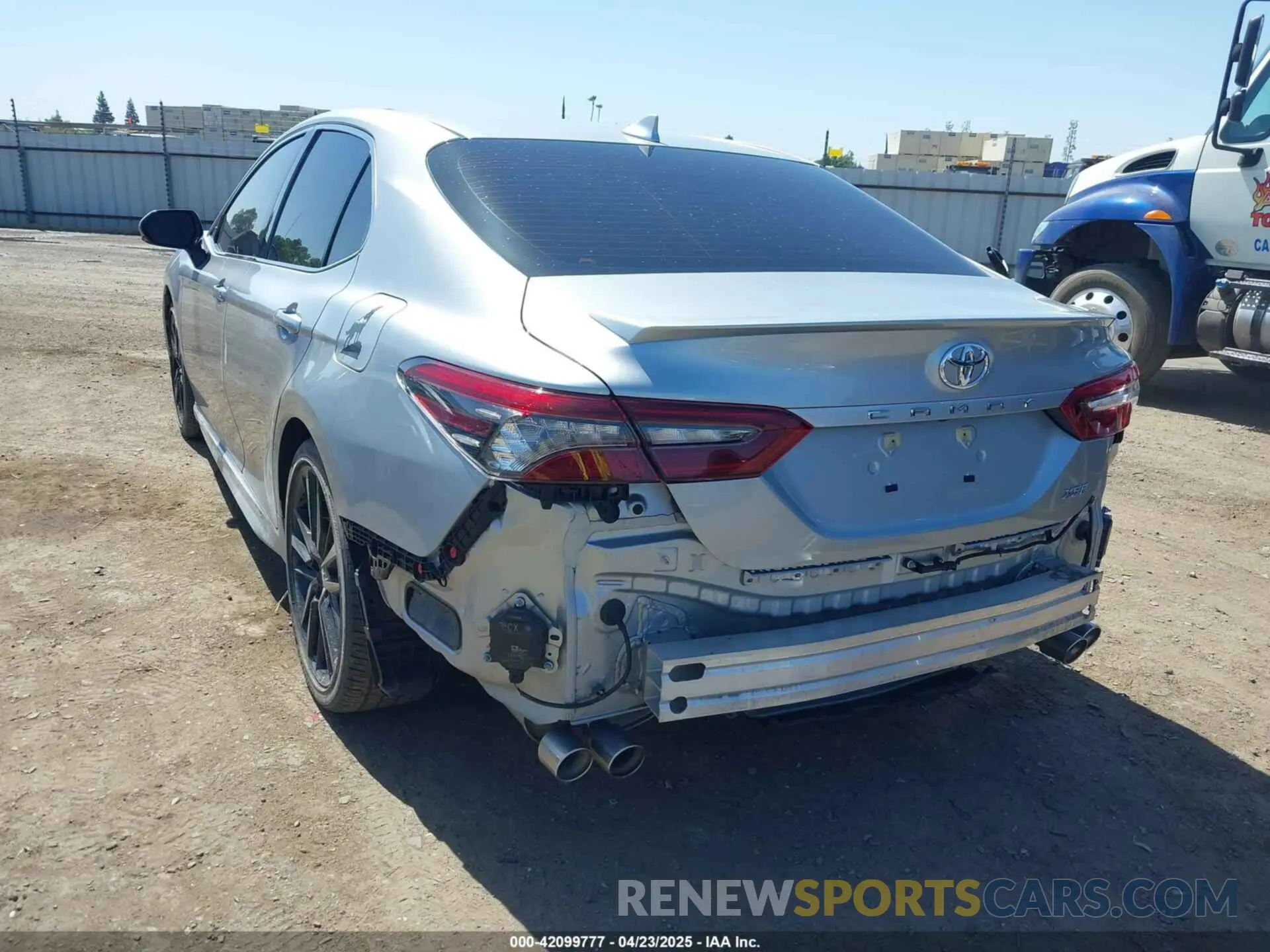 3 Photograph of a damaged car 4T1K61AKXNU022662 TOYOTA CAMRY 2022