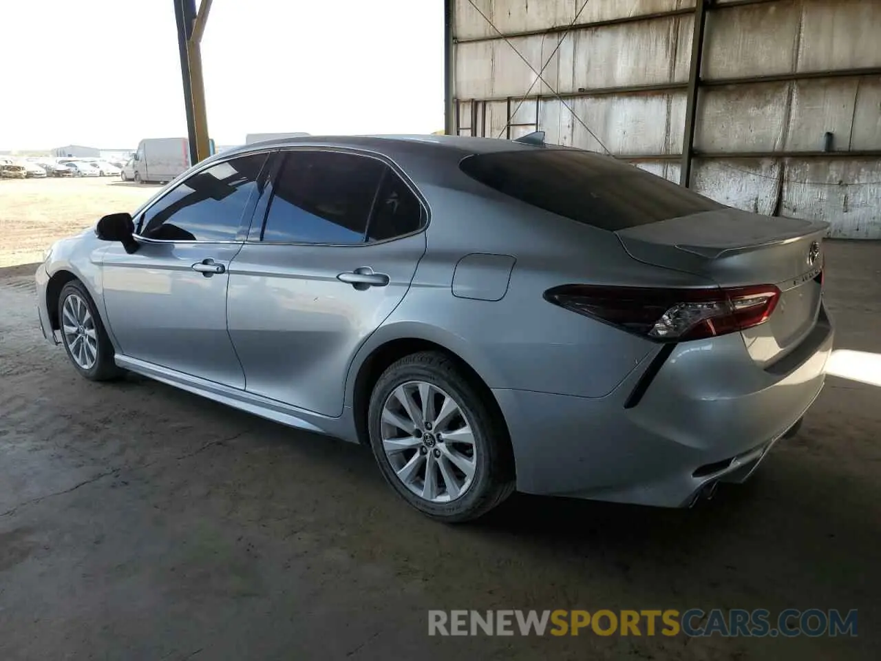 2 Photograph of a damaged car 4T1K61AKXNU026694 TOYOTA CAMRY 2022