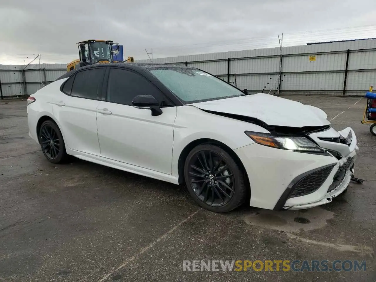 4 Photograph of a damaged car 4T1K61AKXNU071120 TOYOTA CAMRY 2022