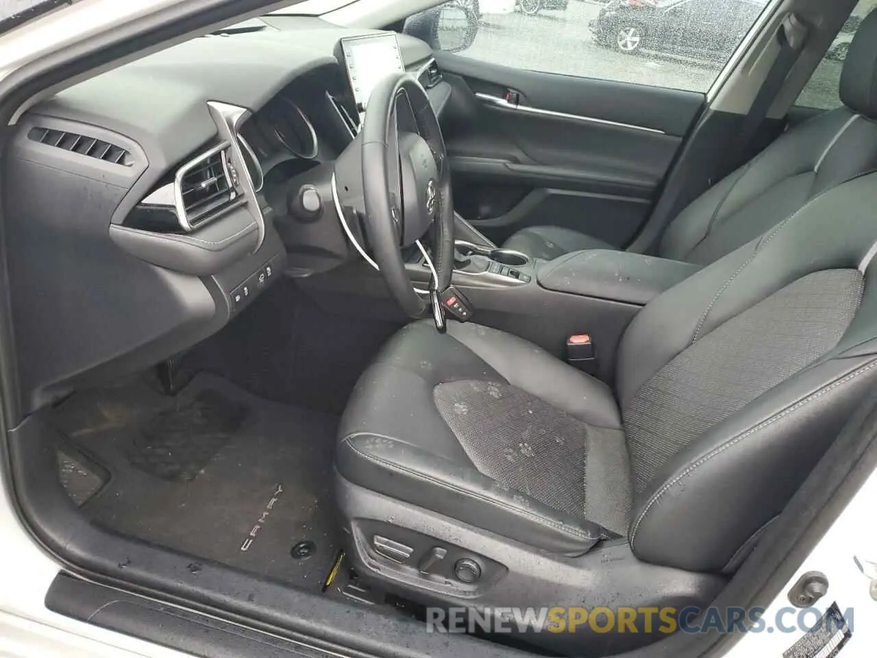 7 Photograph of a damaged car 4T1K61AKXNU071120 TOYOTA CAMRY 2022