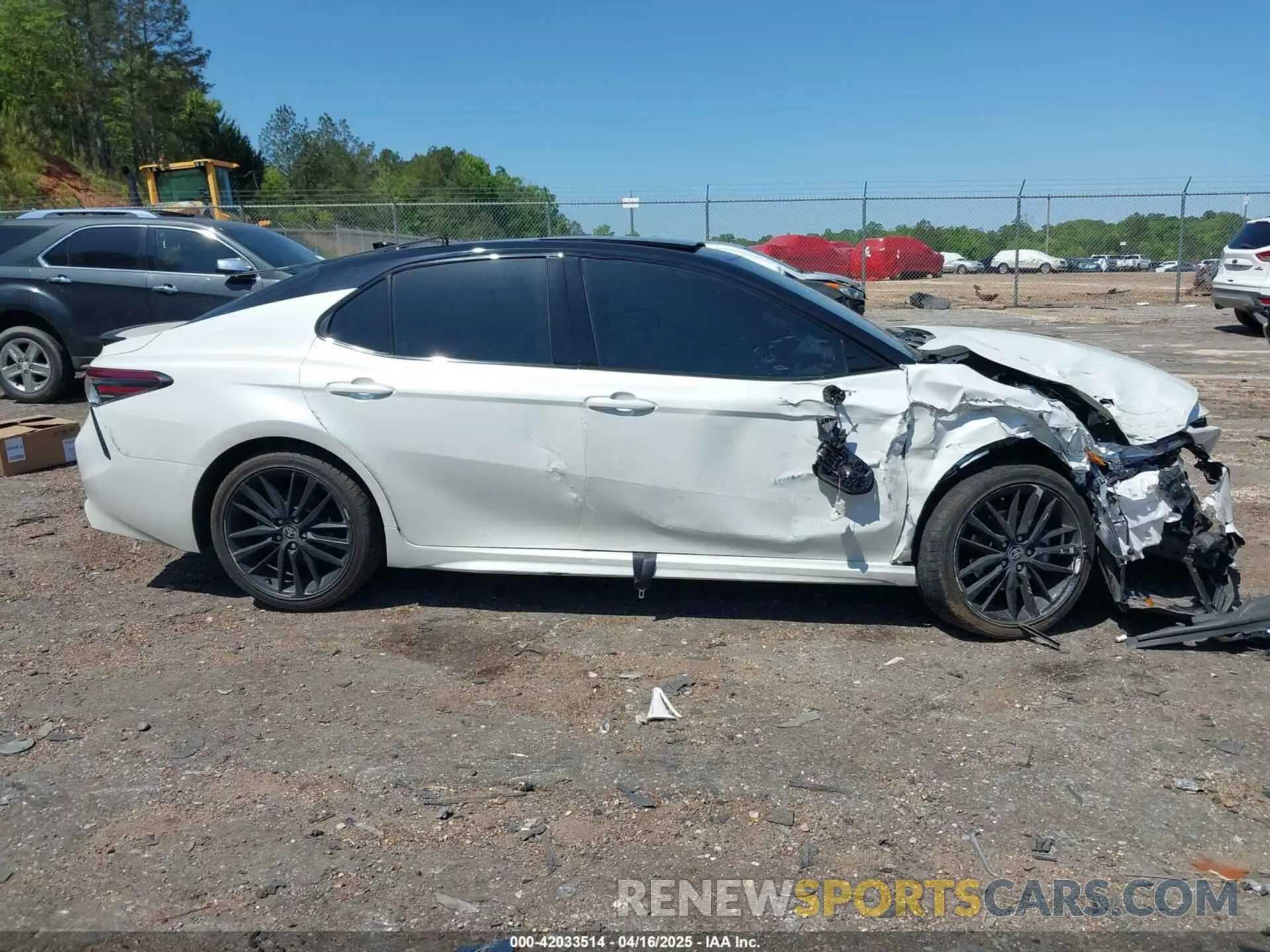 14 Photograph of a damaged car 4T1K61AKXNU073823 TOYOTA CAMRY 2022