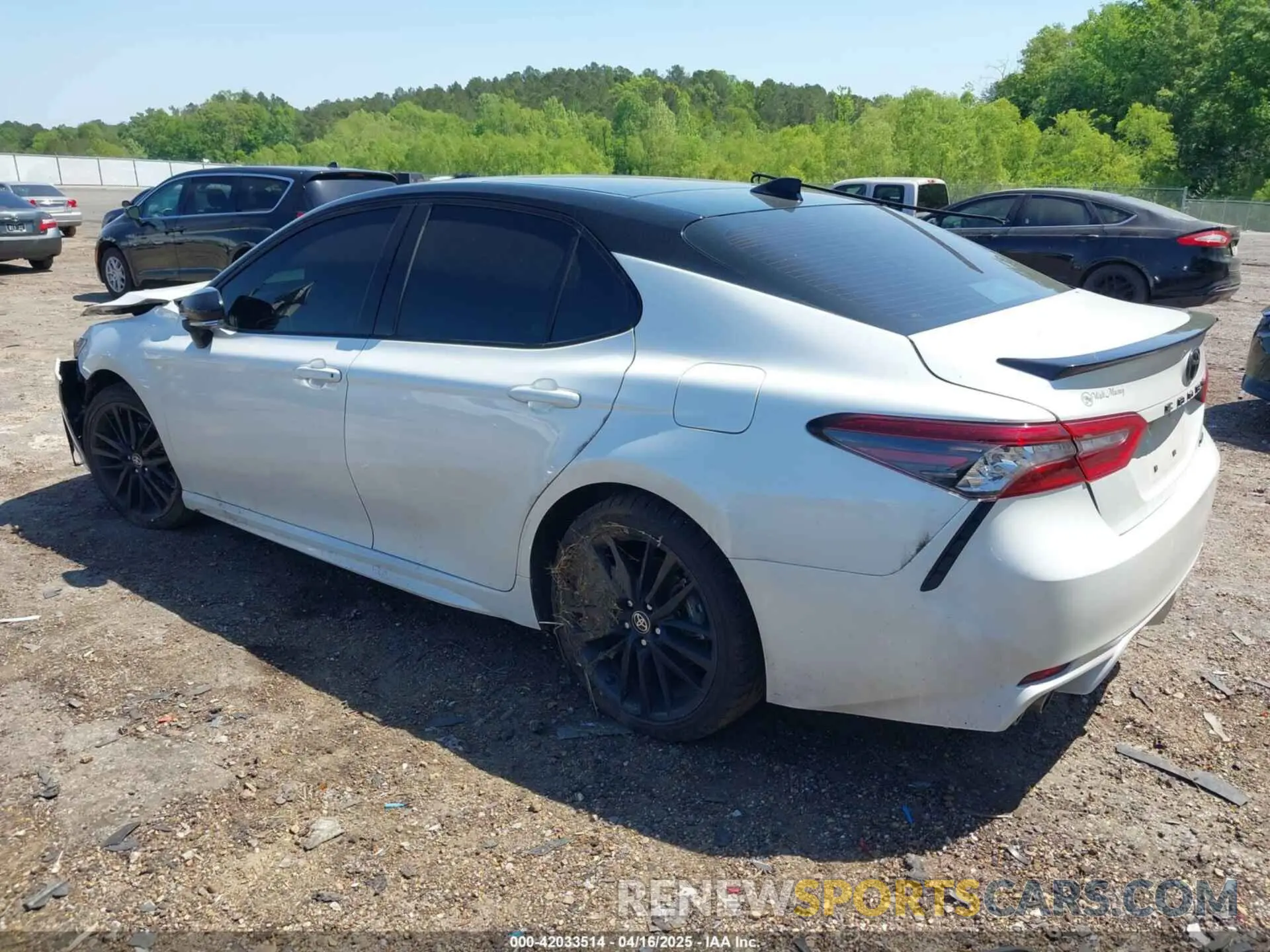 3 Photograph of a damaged car 4T1K61AKXNU073823 TOYOTA CAMRY 2022
