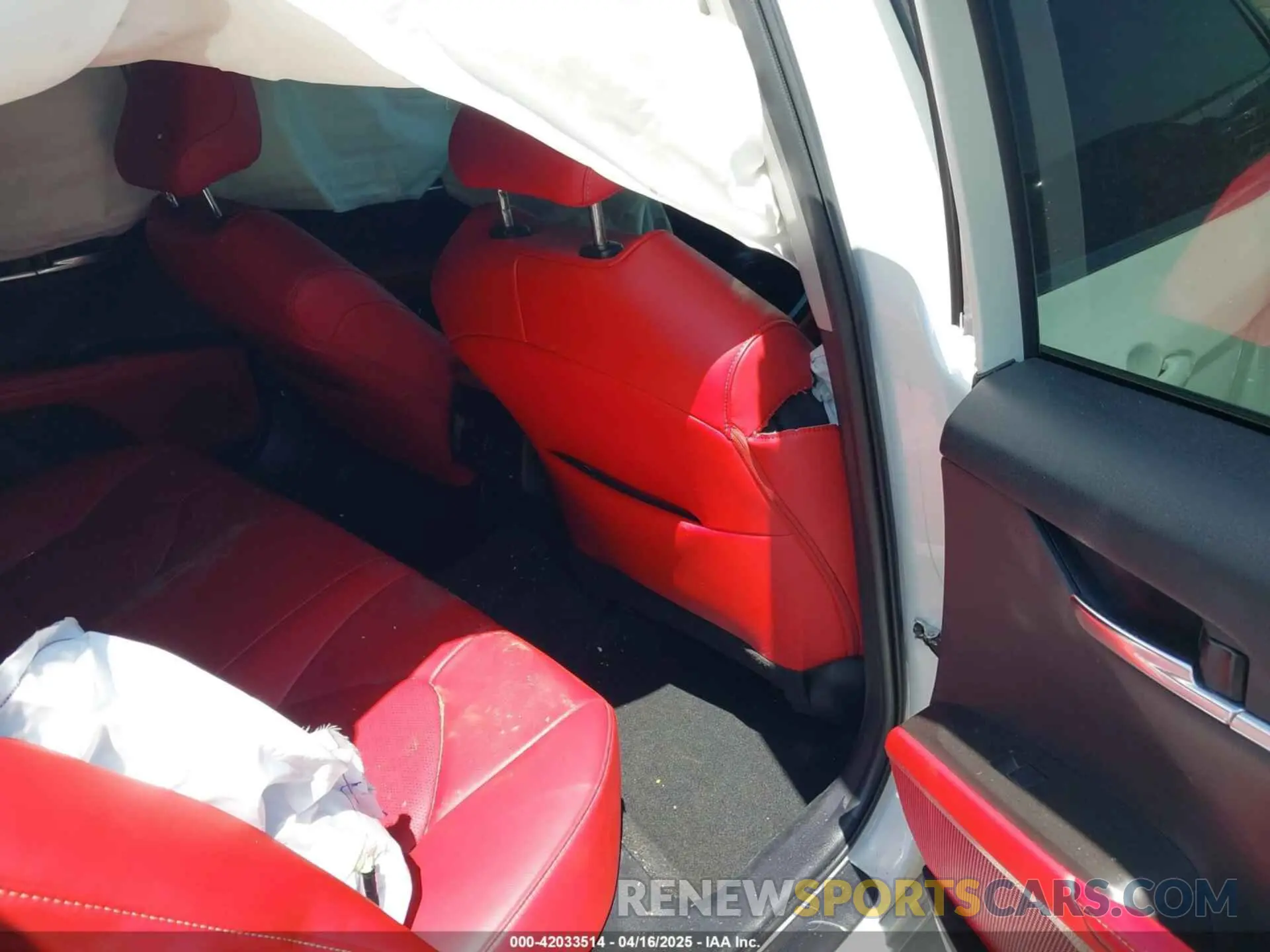 8 Photograph of a damaged car 4T1K61AKXNU073823 TOYOTA CAMRY 2022
