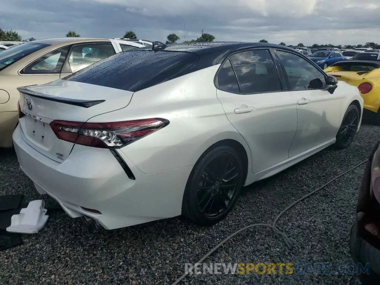 3 Photograph of a damaged car 4T1K61BK0NU048587 TOYOTA CAMRY 2022