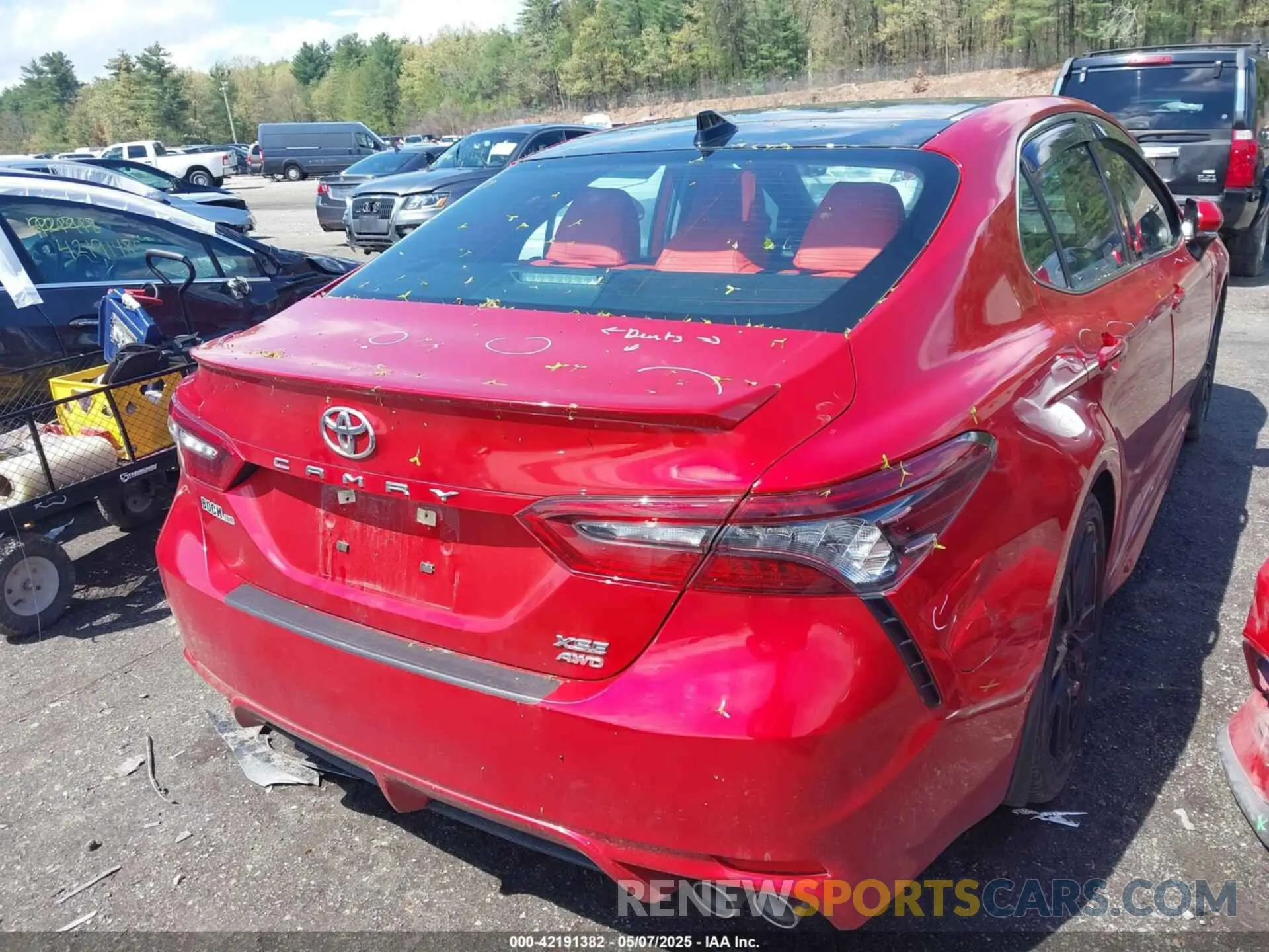 17 Photograph of a damaged car 4T1K61BK0NU069861 TOYOTA CAMRY 2022