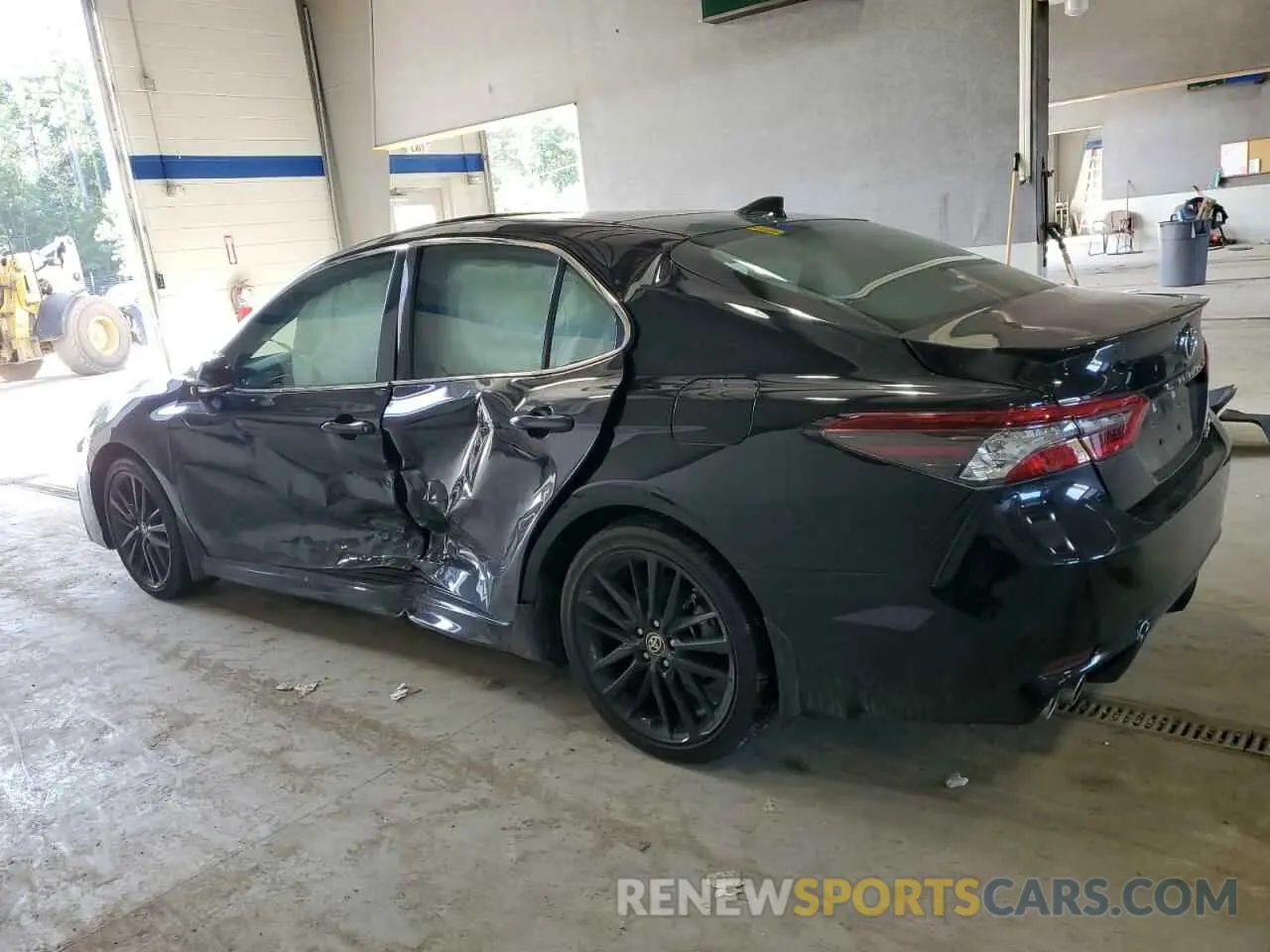 2 Photograph of a damaged car 4T1K61BK3NU069479 TOYOTA CAMRY 2022