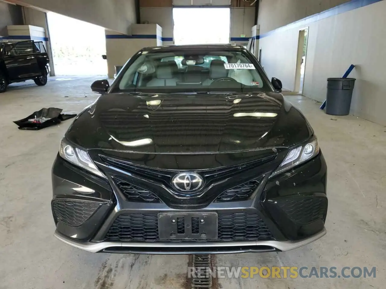 5 Photograph of a damaged car 4T1K61BK3NU069479 TOYOTA CAMRY 2022