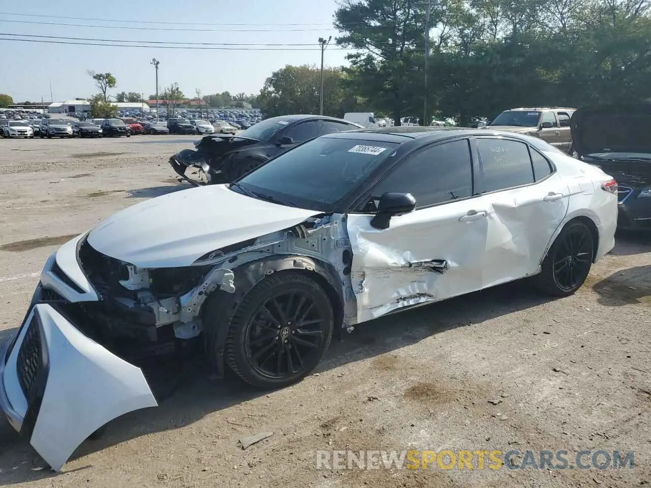1 Photograph of a damaged car 4T1K61BK5NU058175 TOYOTA CAMRY 2022