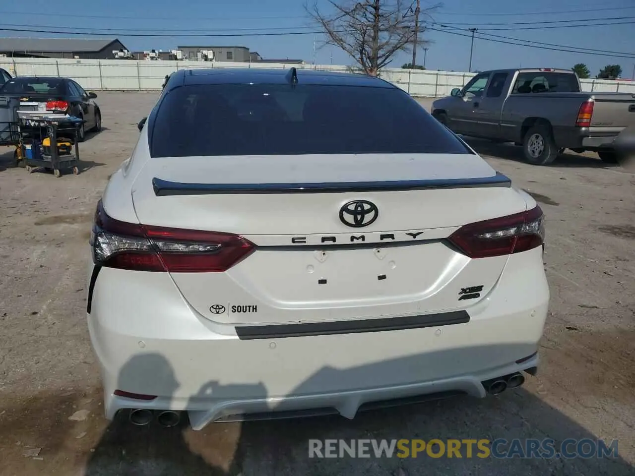 6 Photograph of a damaged car 4T1K61BK5NU058175 TOYOTA CAMRY 2022